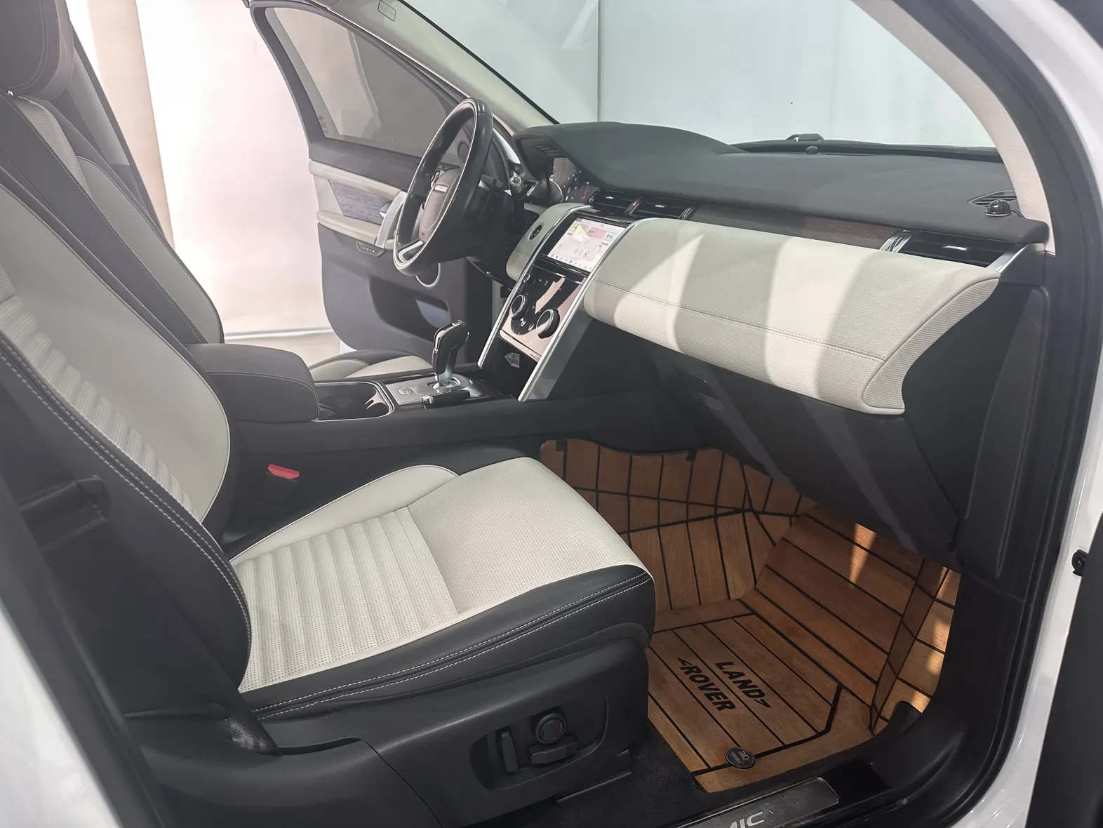 Land Rover Discovery Sport, 2021 15