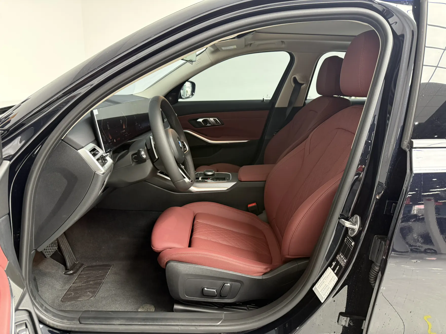 BMW 330Li, 2026 13