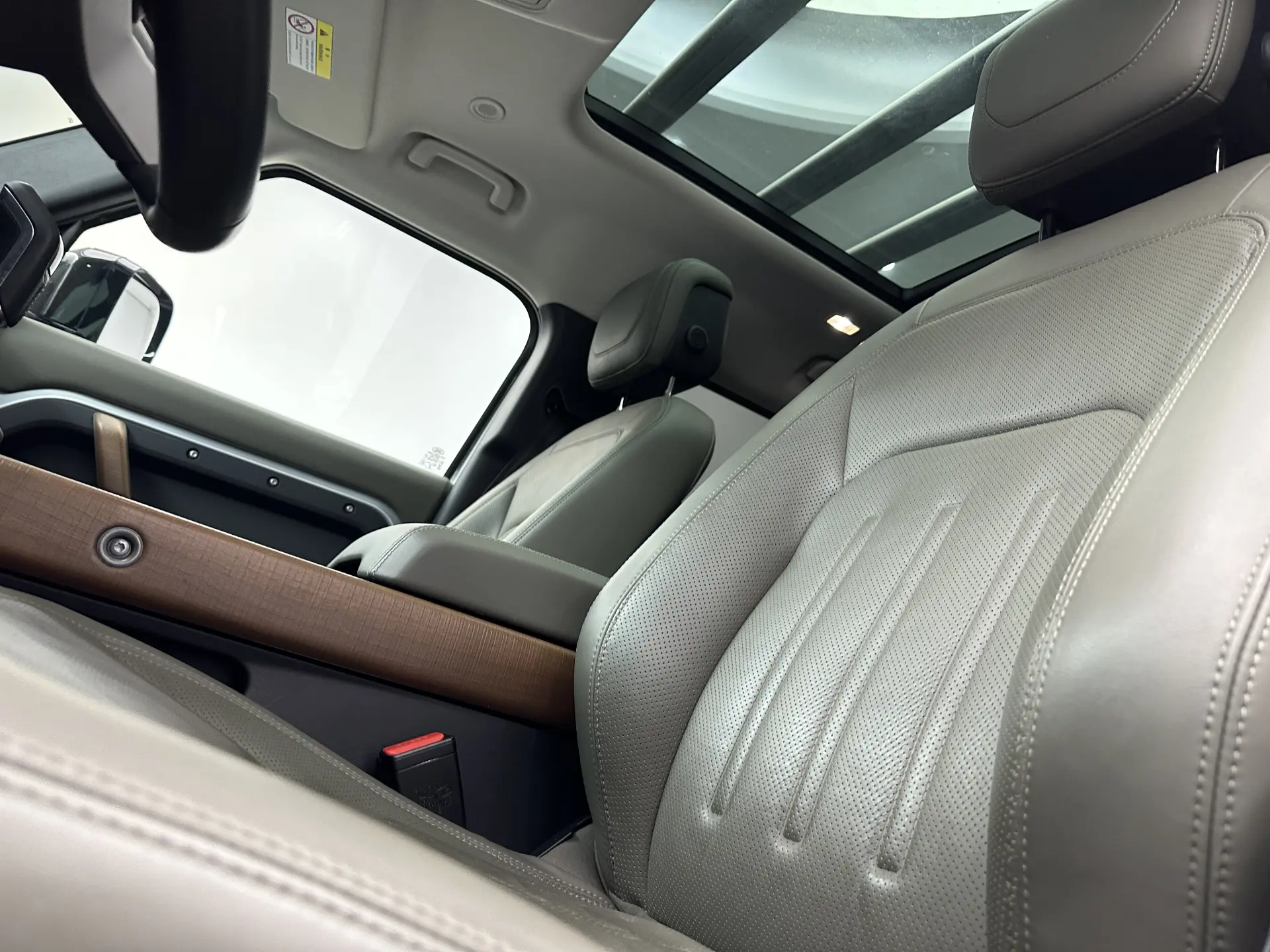 Land Rover Defender, 2021 14