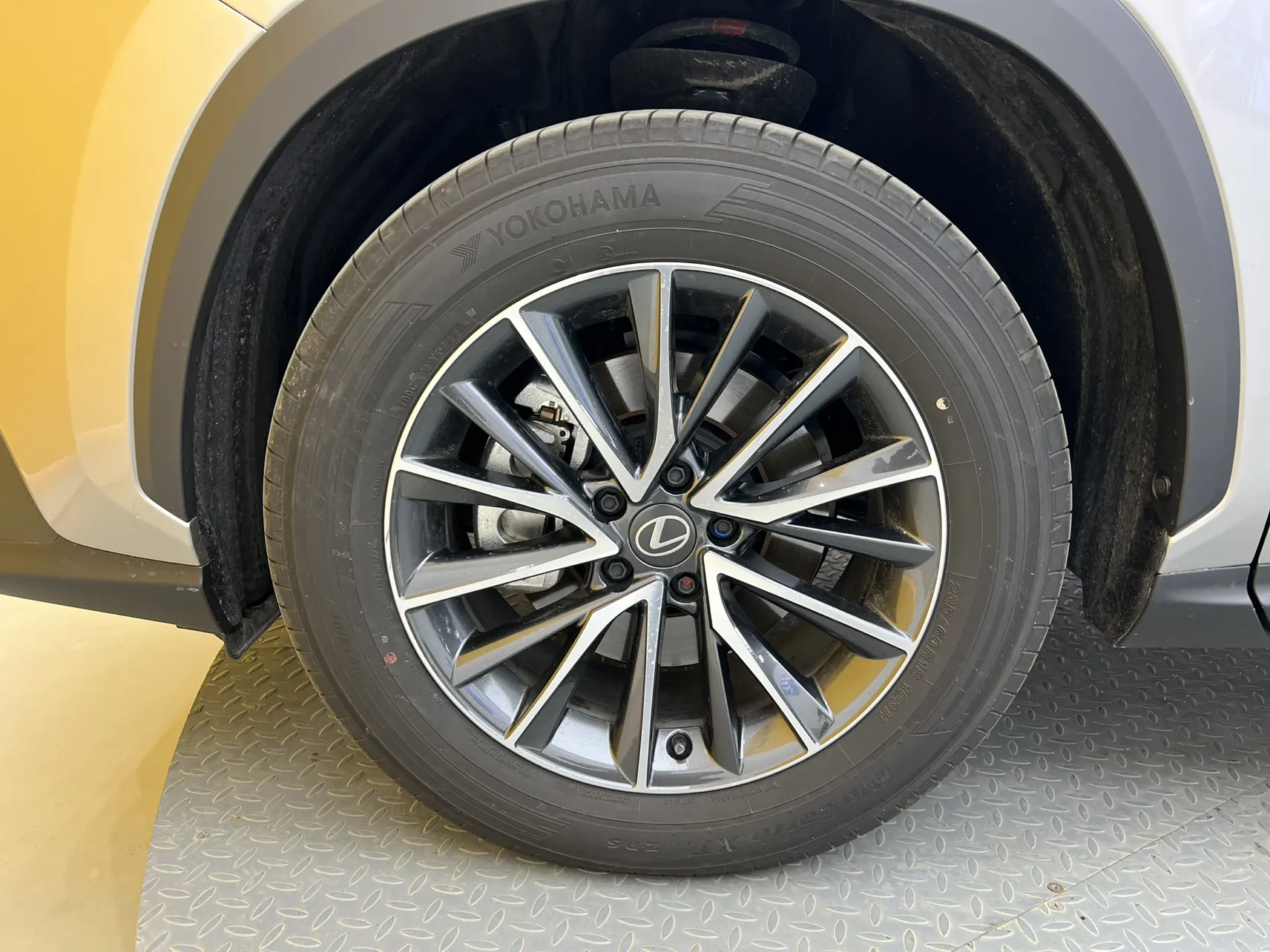 Lexus NX 200, 2025 10