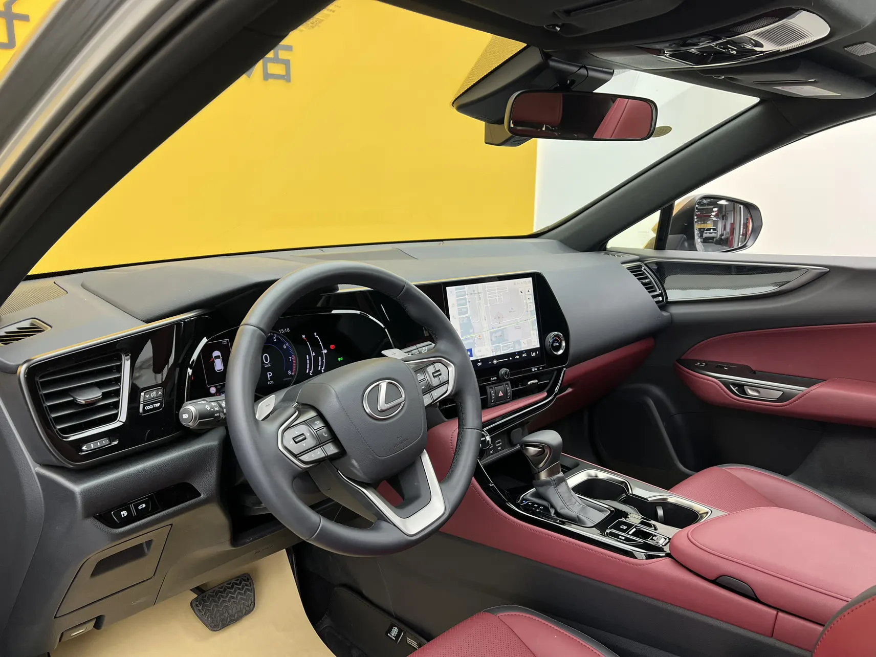 Lexus NX 200, 2025 30