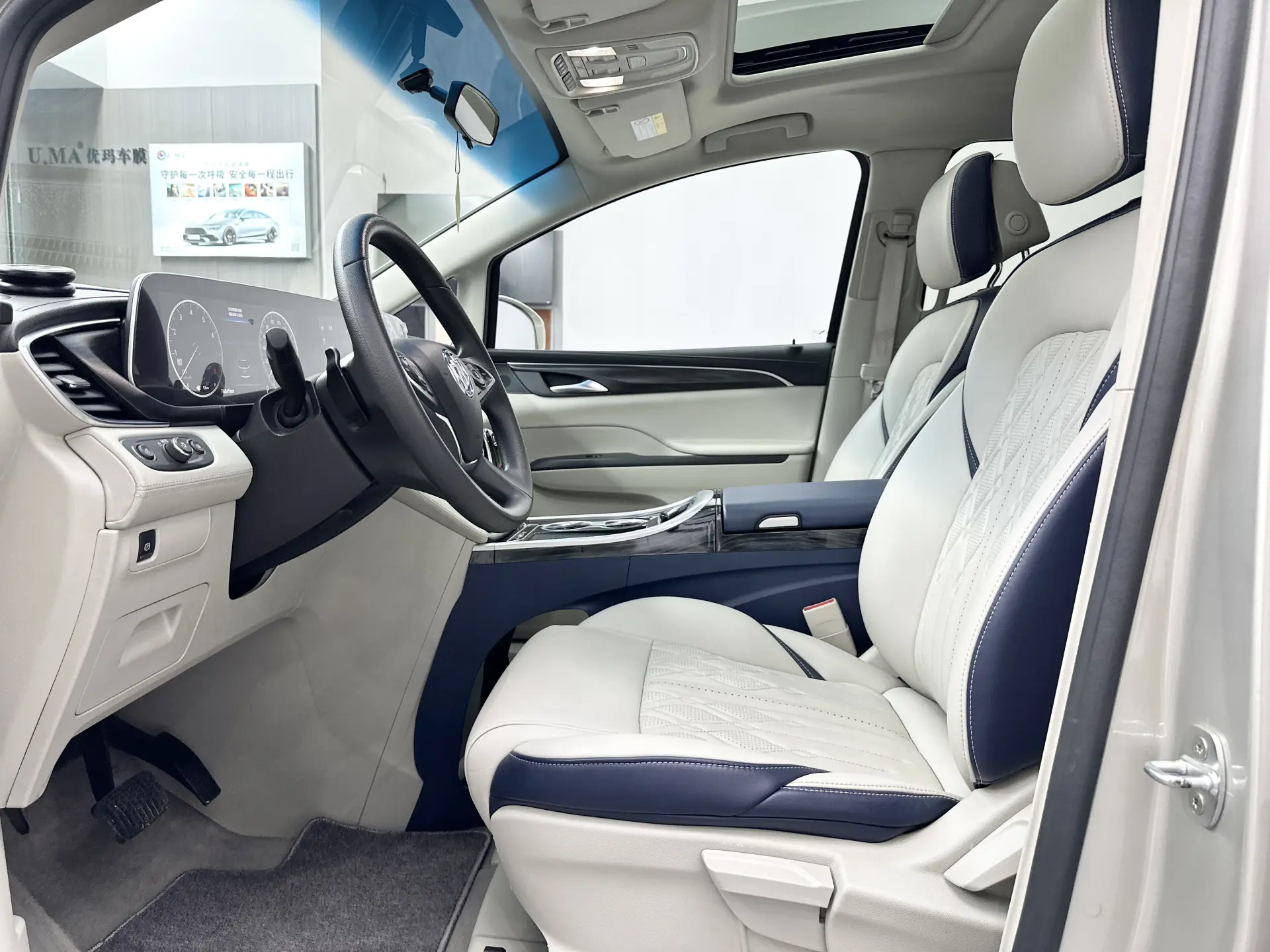 Buick GL8, 2022 10