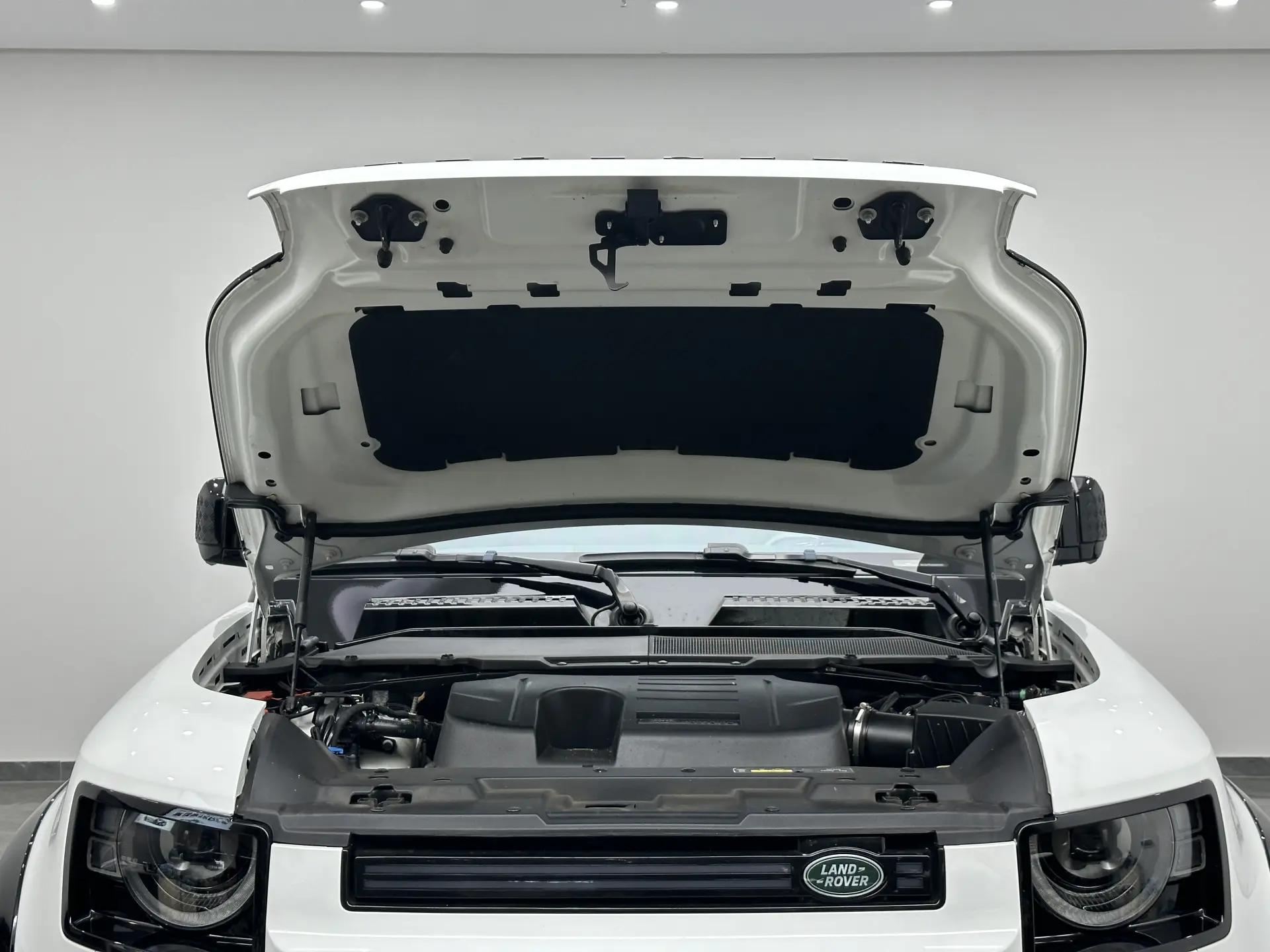 Land Rover Defender, 2021 28