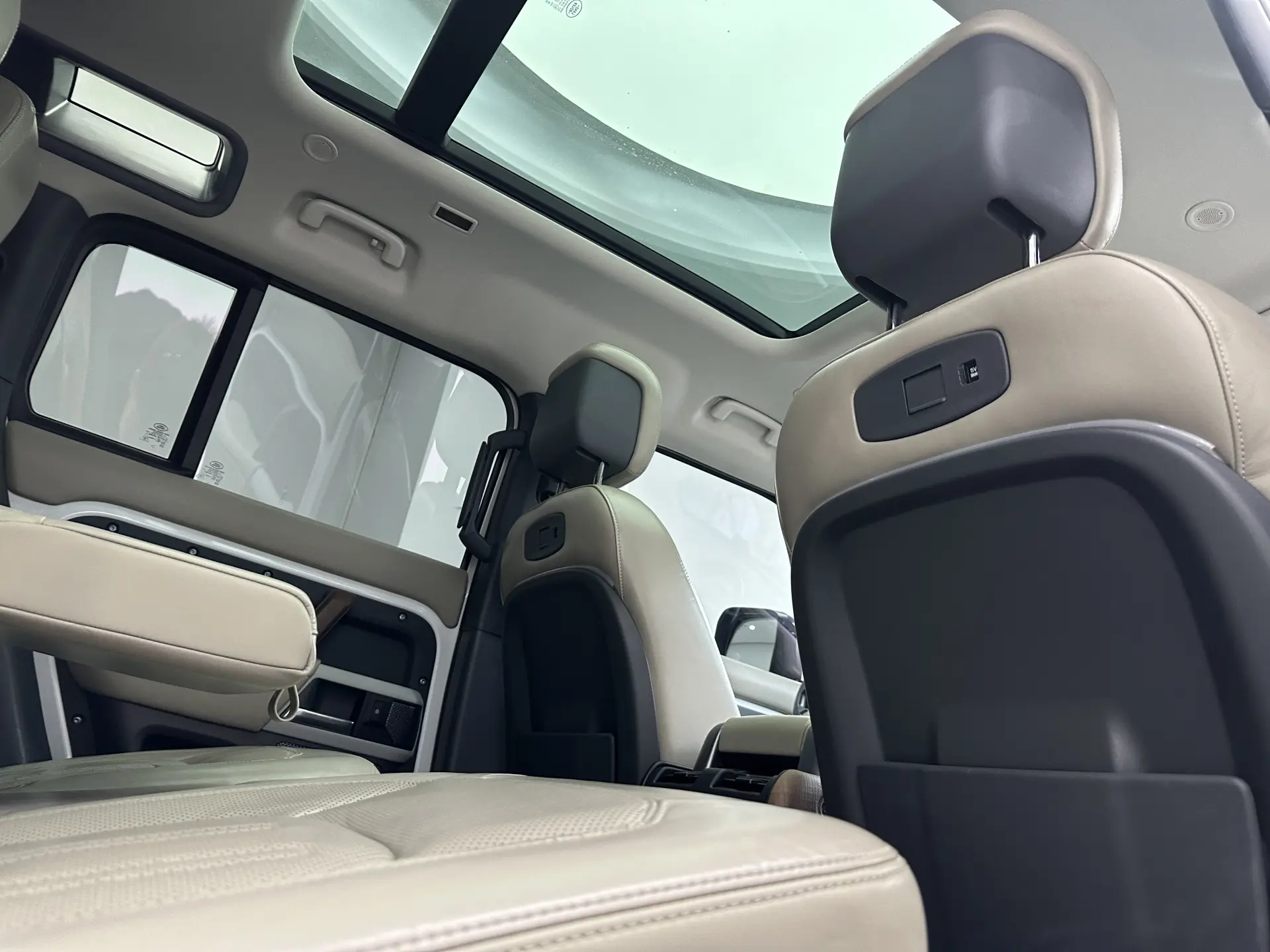 Land Rover Defender, 2021 15