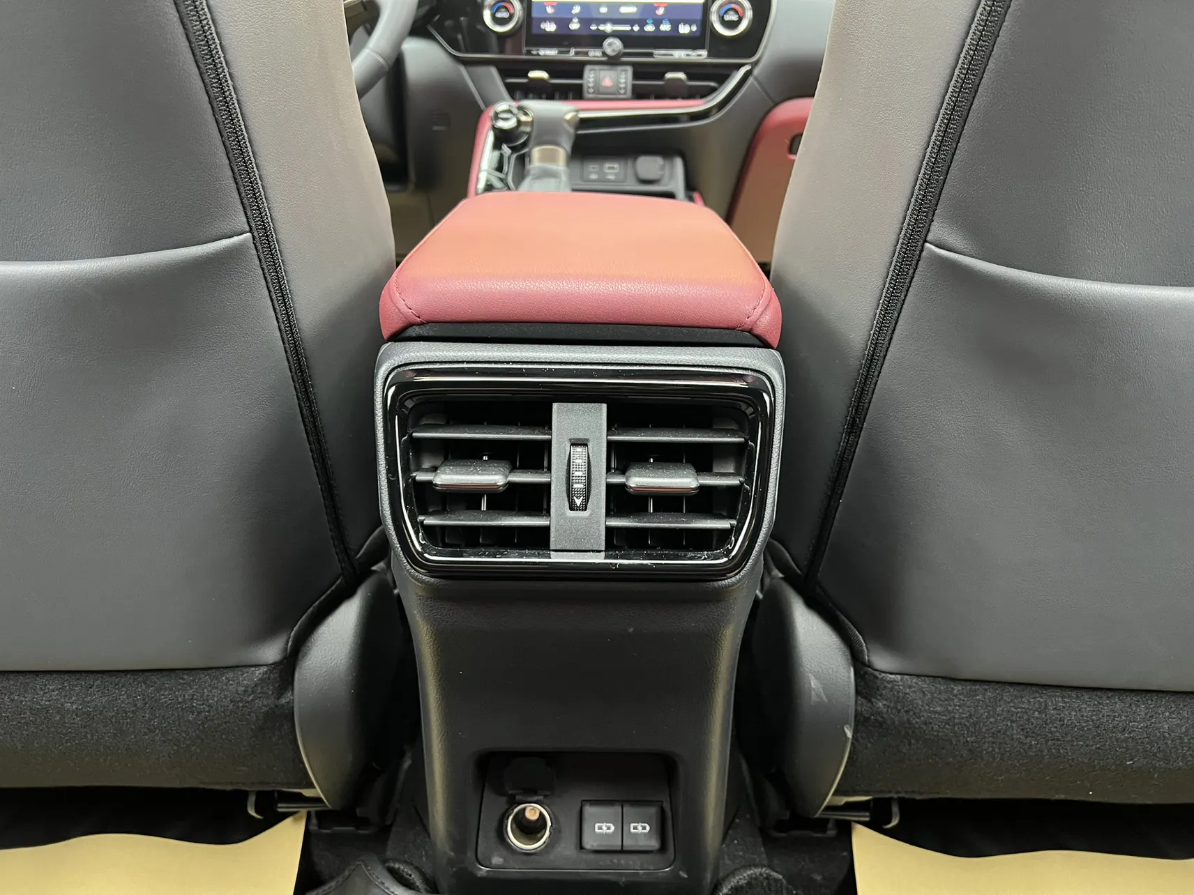 Lexus NX 200, 2025 28