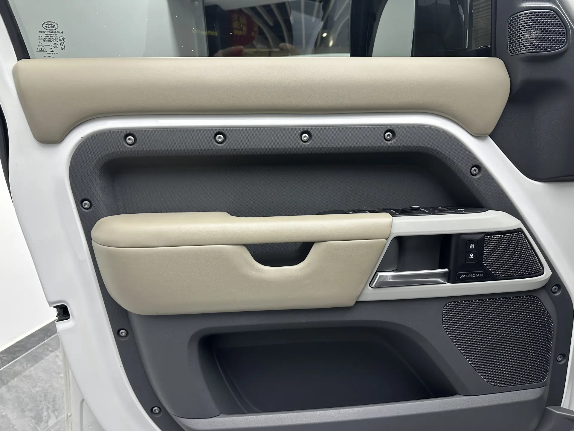Land Rover Defender, 2021 24