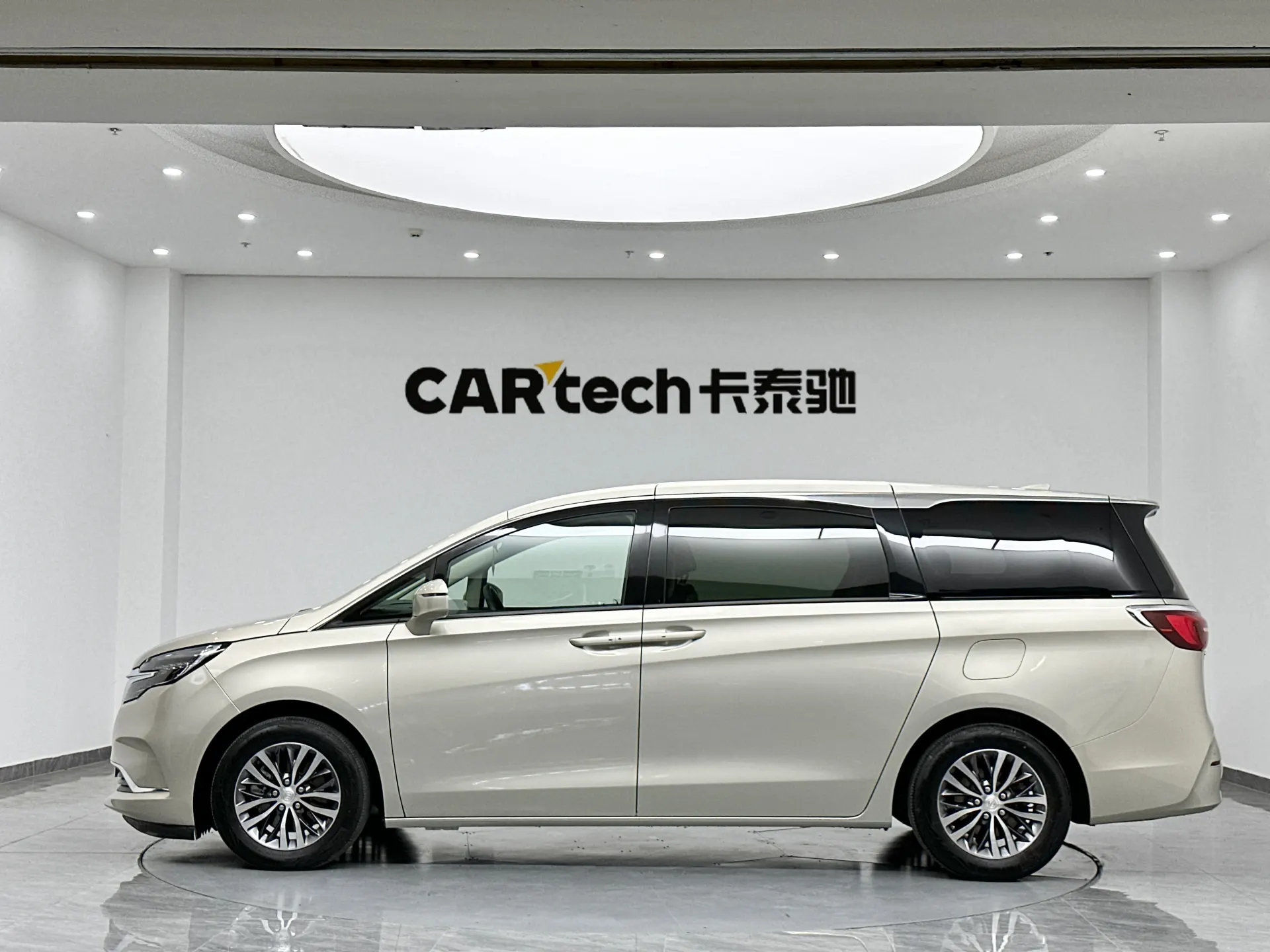Buick GL8, 2022 все фото
