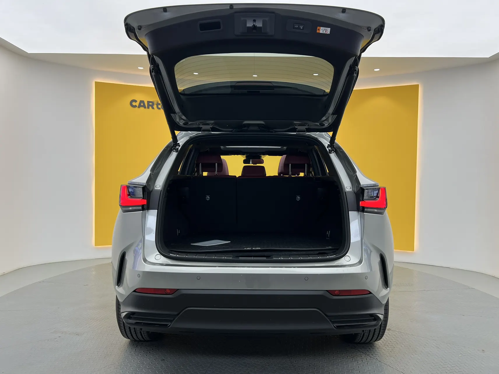 Lexus NX 200, 2025 12