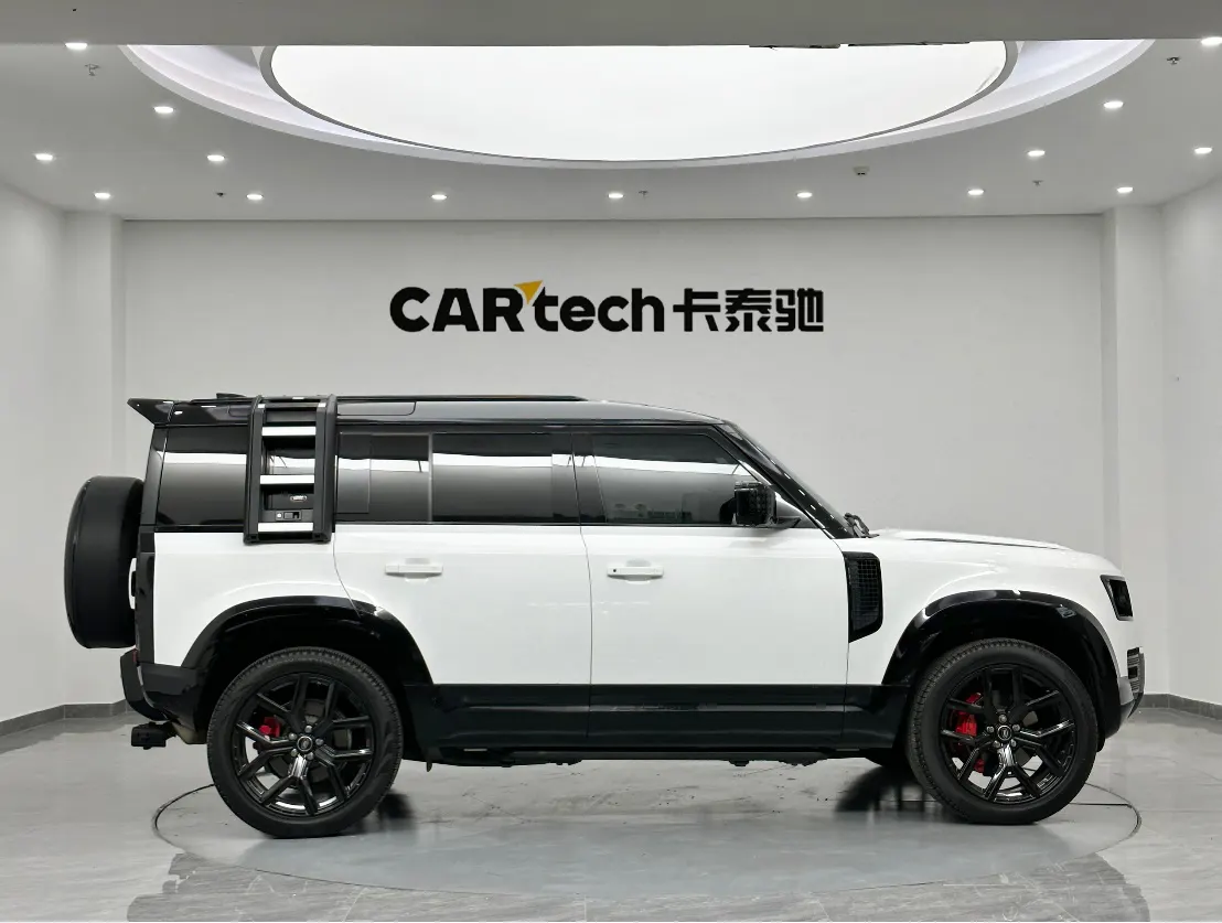 Land Rover Defender, 2021 4