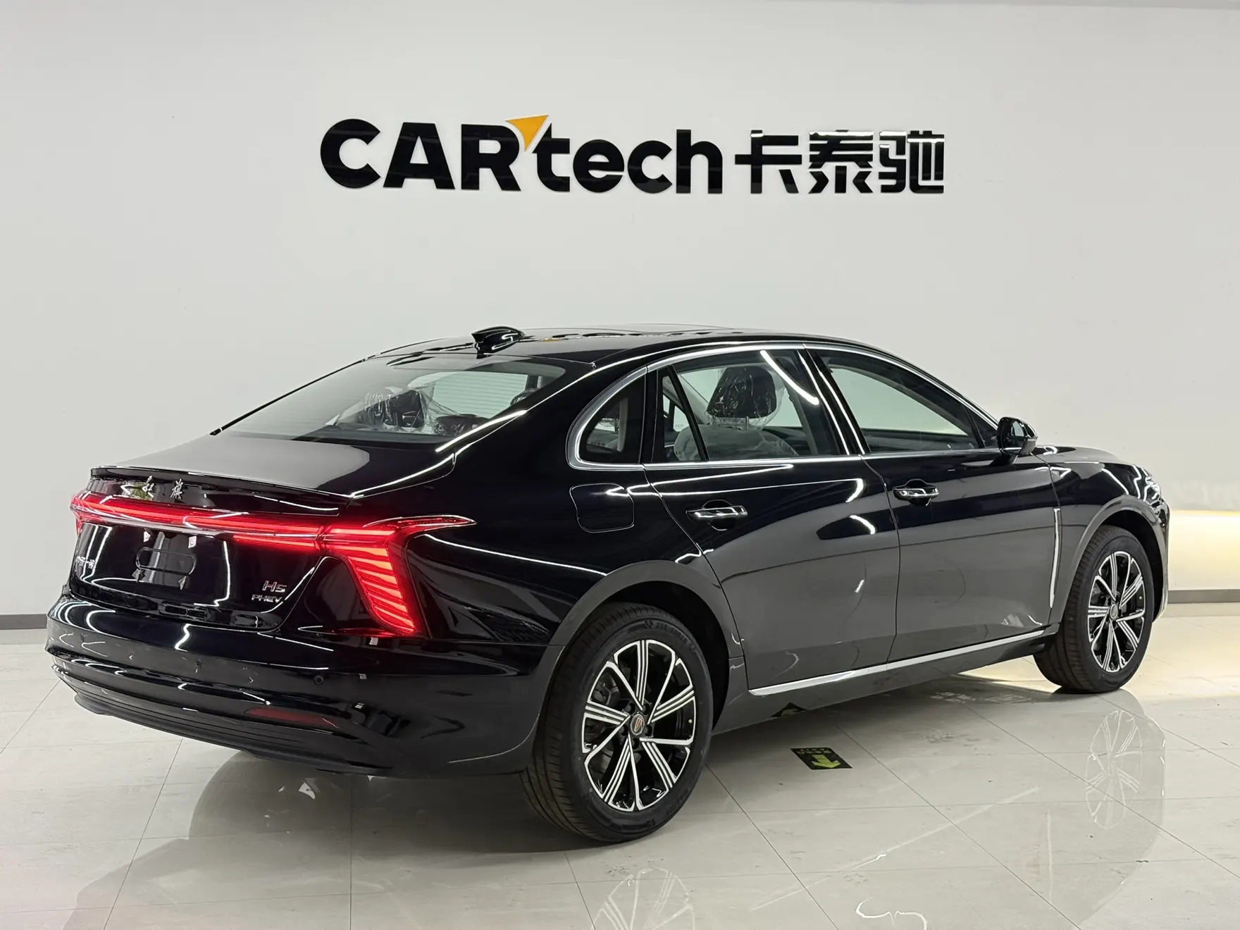 Hongqi H5, 2025 4