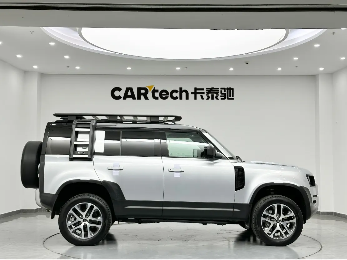 Land Rover Defender, 2021 4