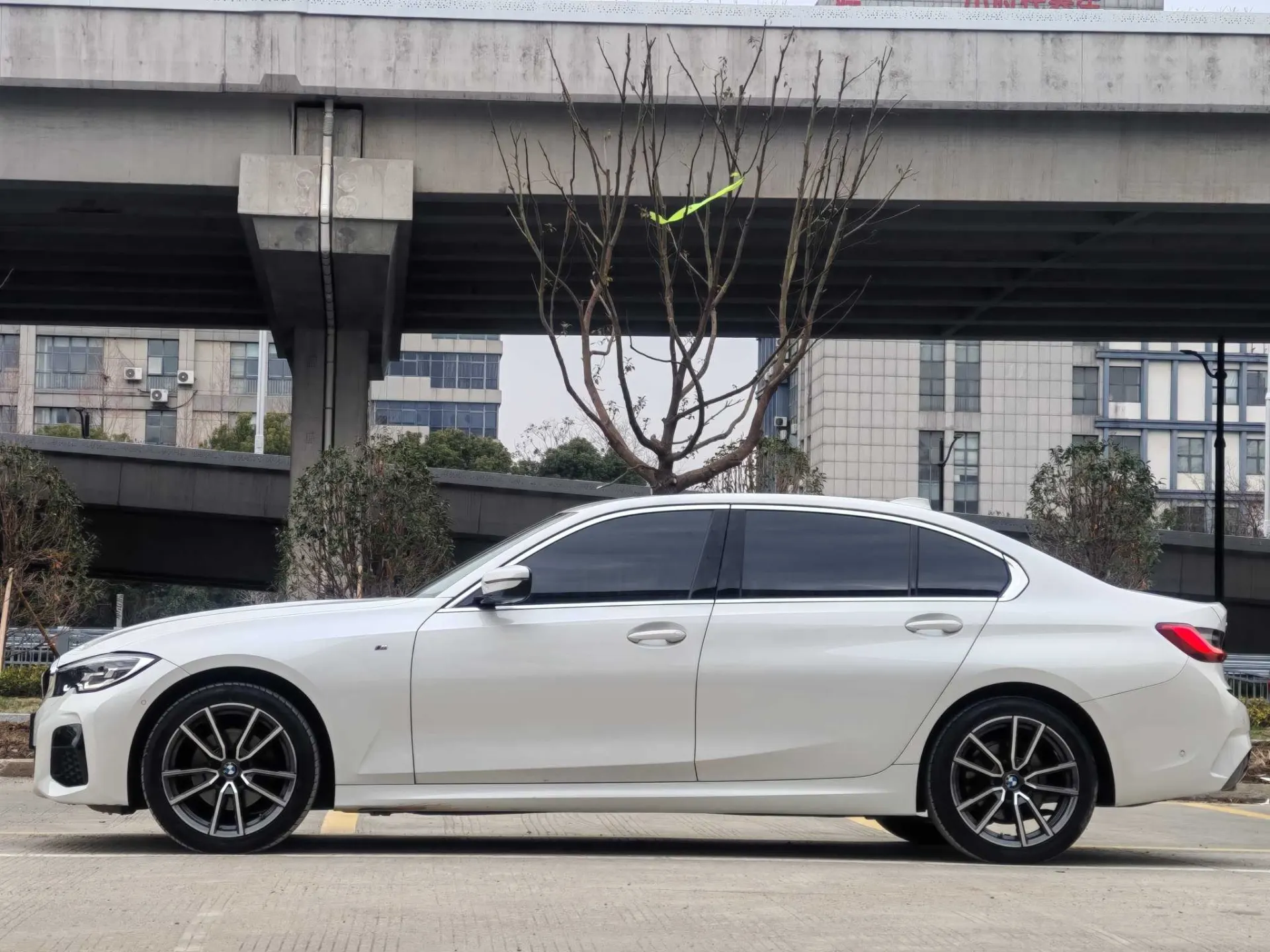 BMW 325Li, 2021 7