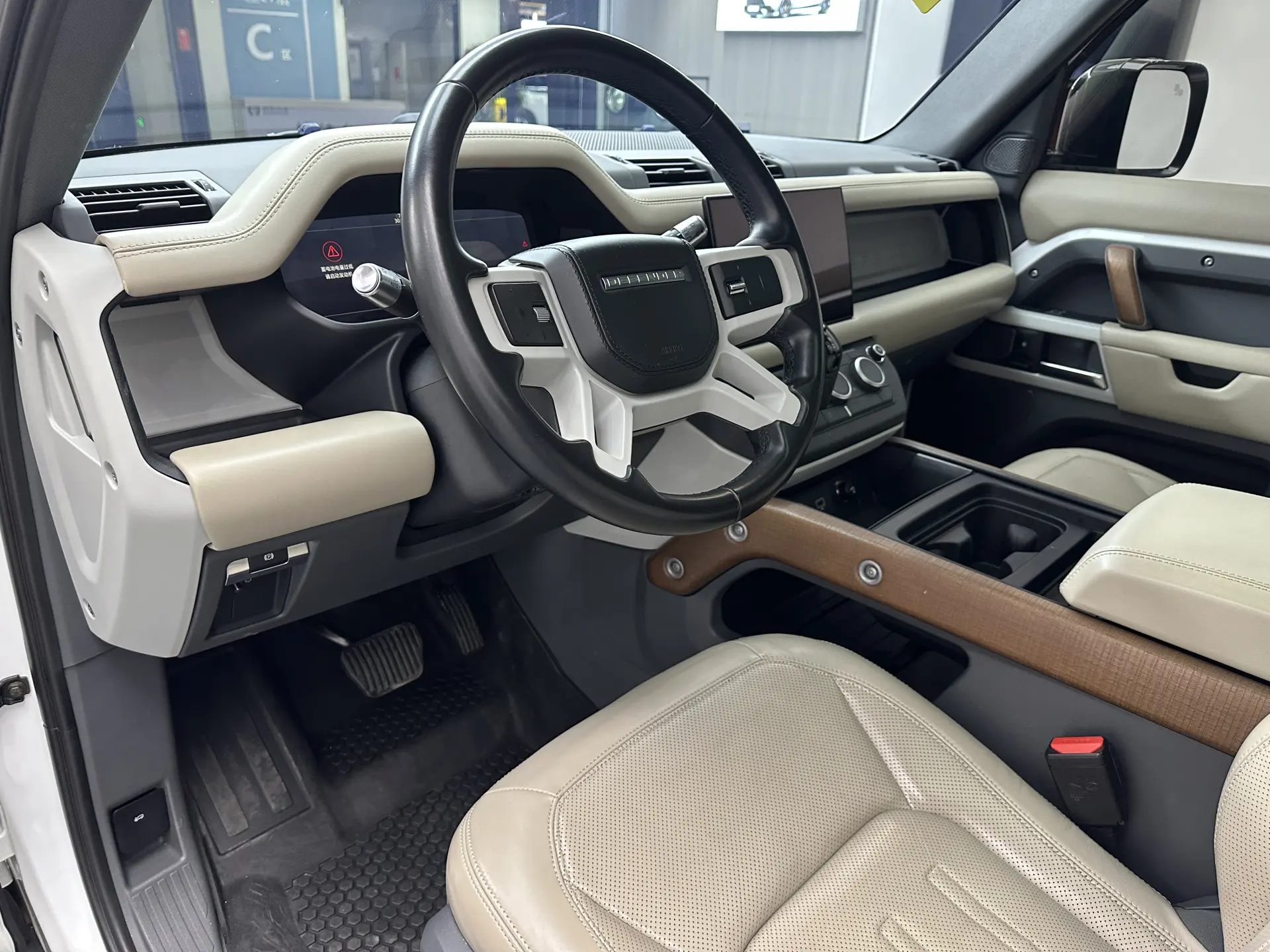 Land Rover Defender, 2021 12