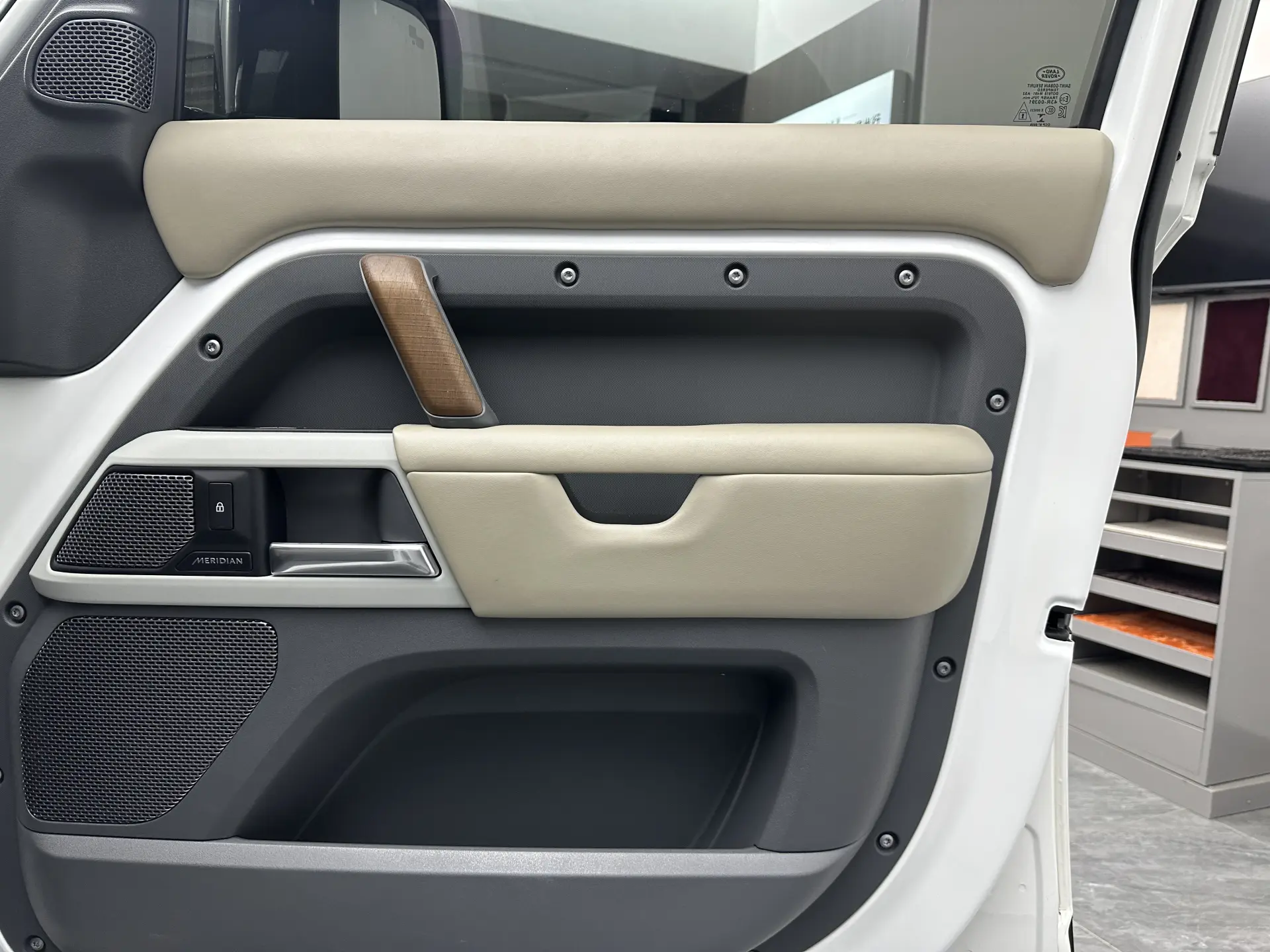 Land Rover Defender, 2021 26