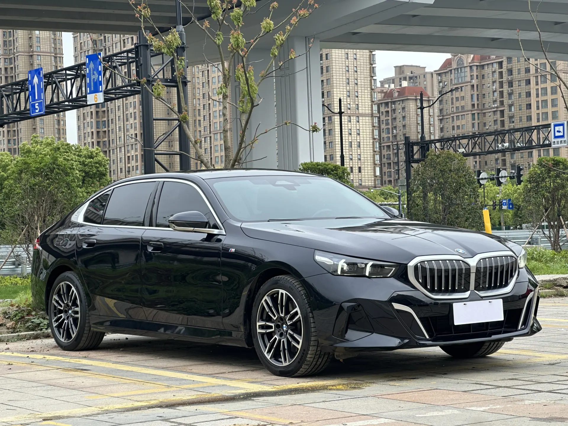 BMW 530Li, 2024 2