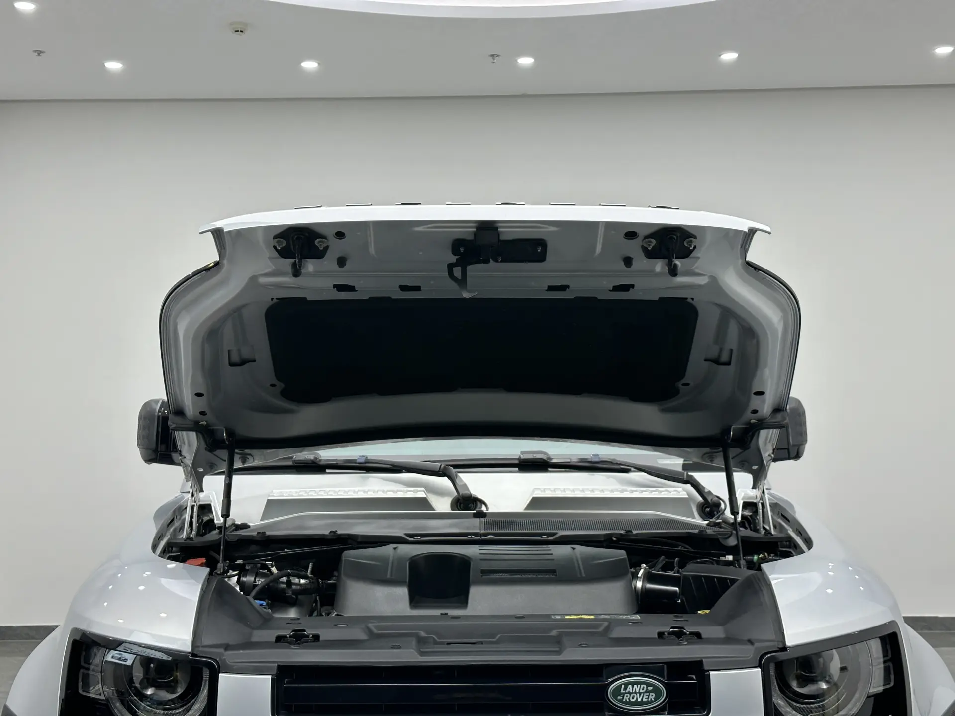 Land Rover Defender, 2021 26