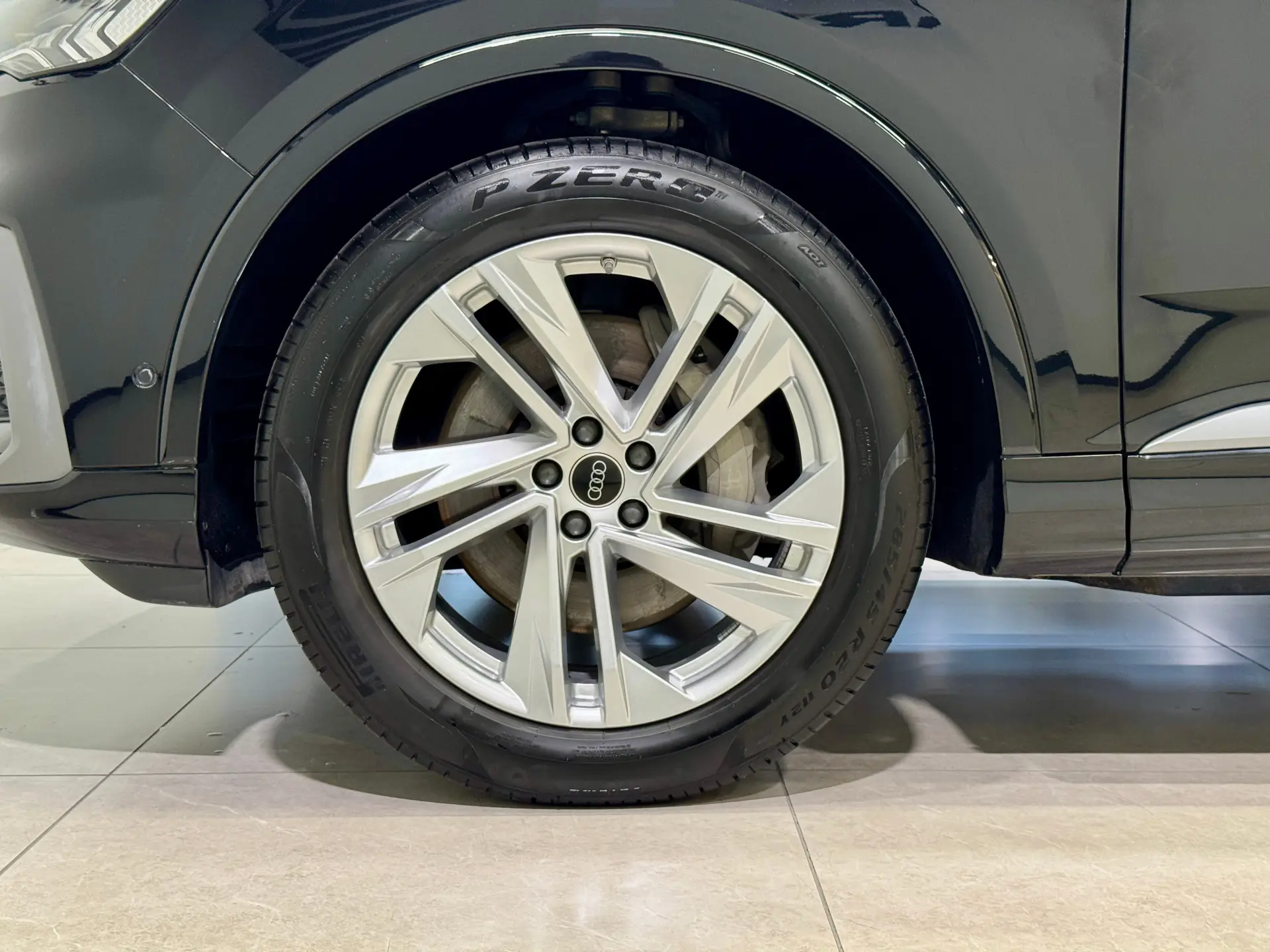 Audi Q7 45 TFSI, 2024 3