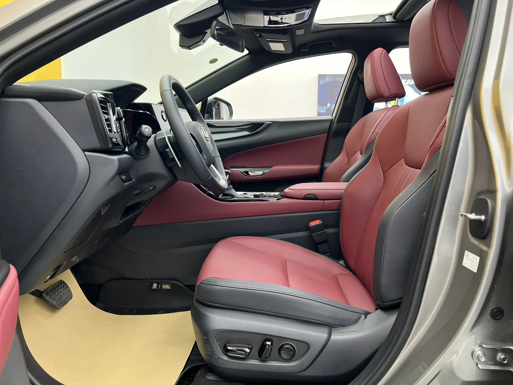 Lexus NX 200, 2025 18