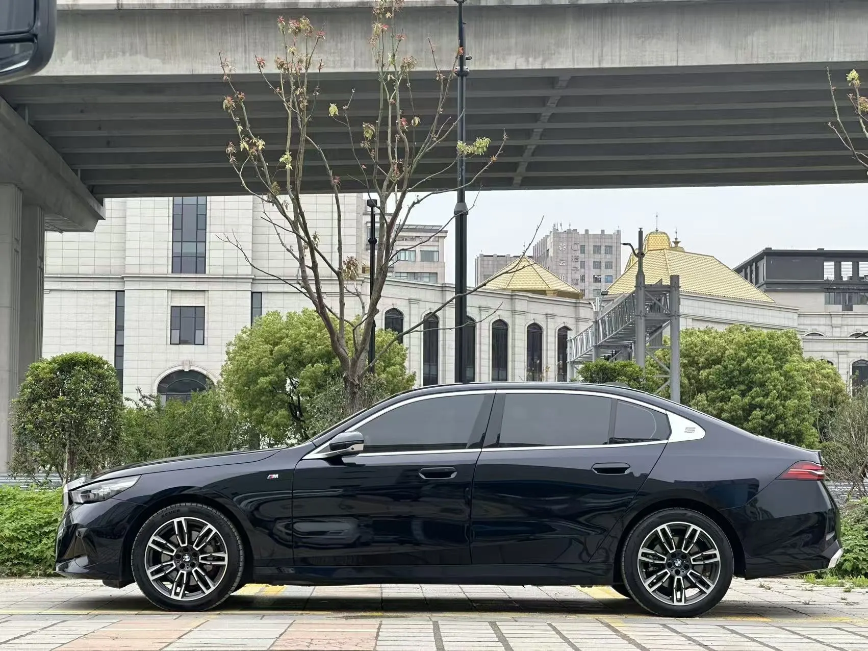 BMW 530Li, 2024 7