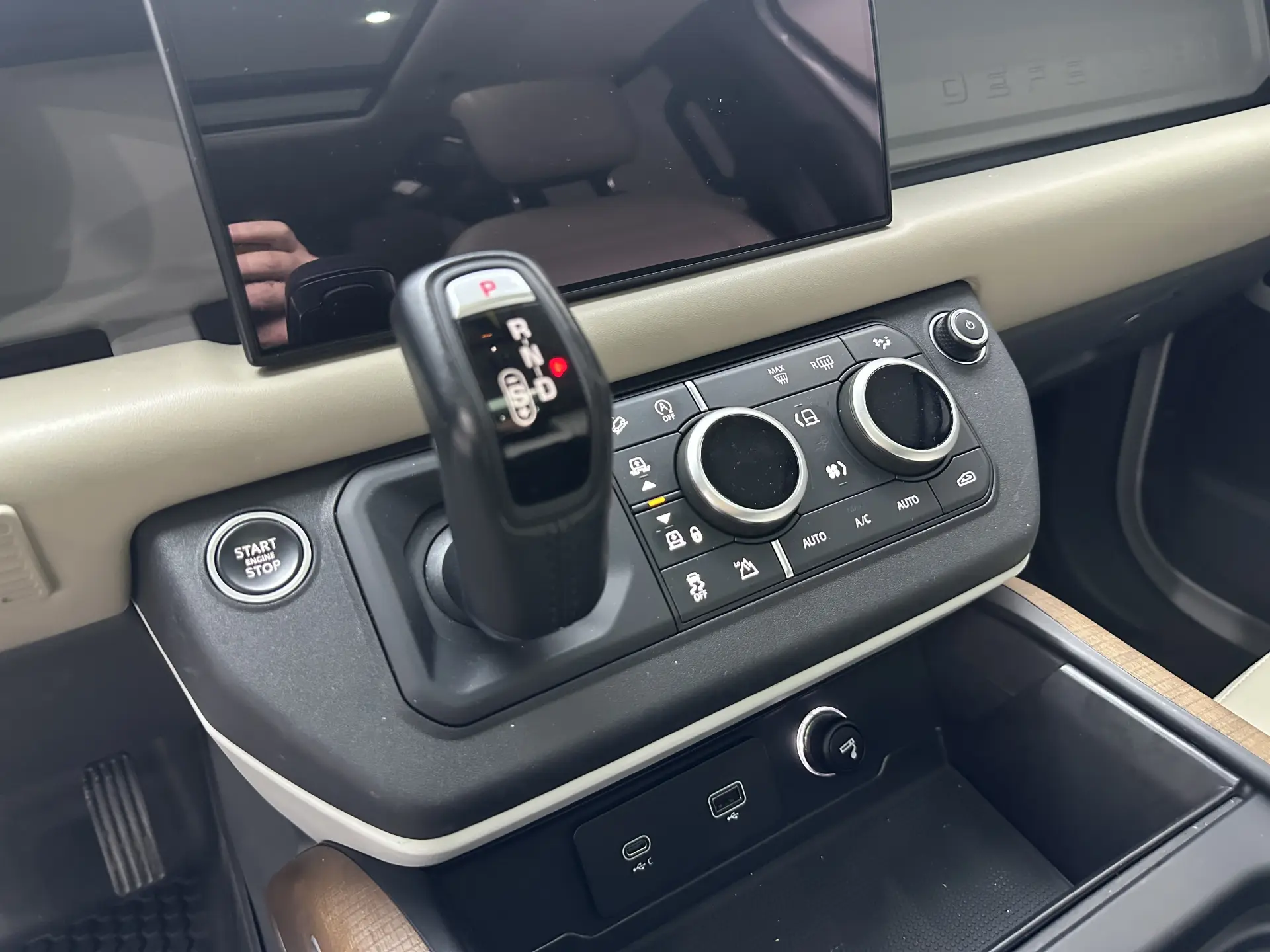 Land Rover Defender, 2021 17