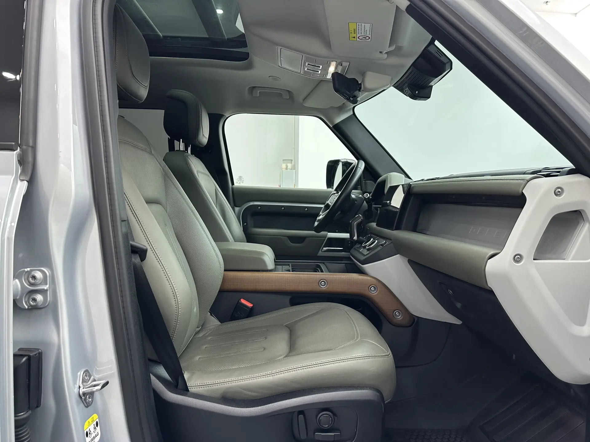 Land Rover Defender, 2021 13