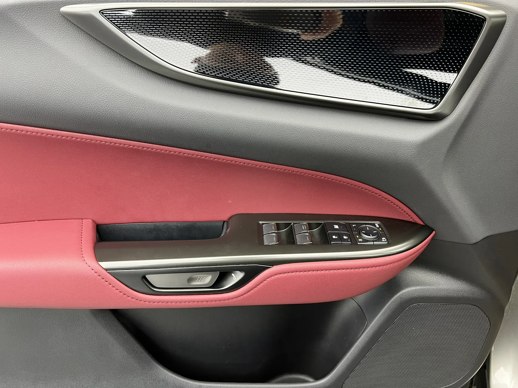 Lexus NX 200, 2025 17