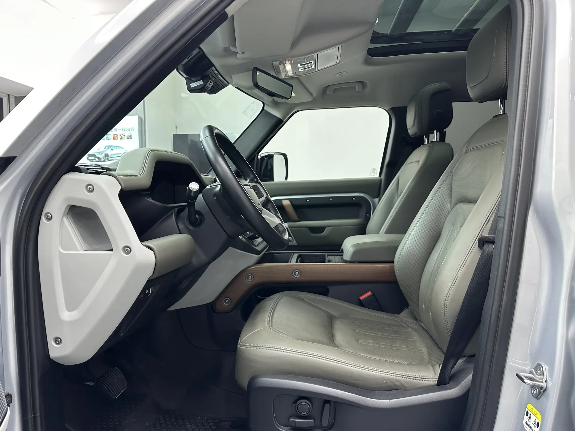 Land Rover Defender, 2021 10