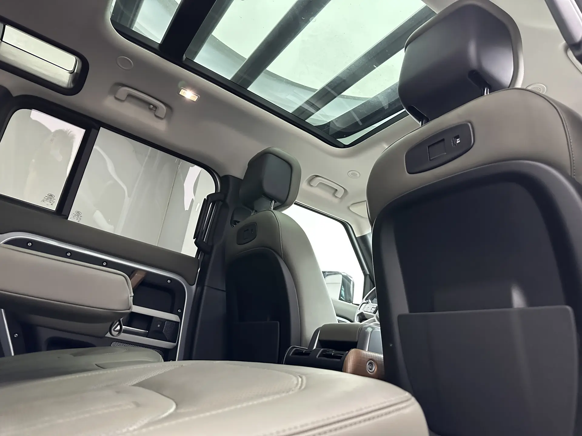 Land Rover Defender, 2021 15