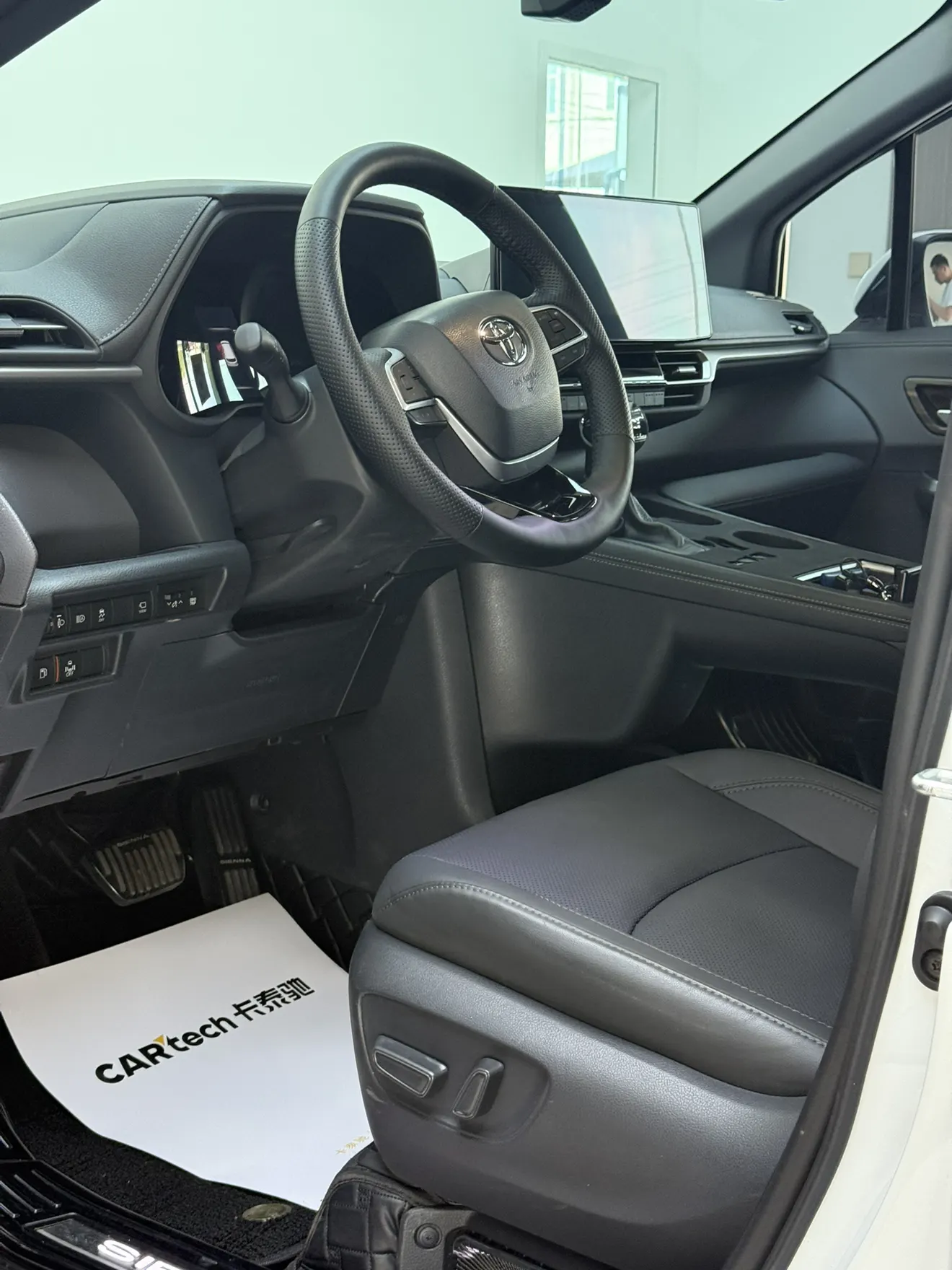 Toyota Sienna, 2024 10