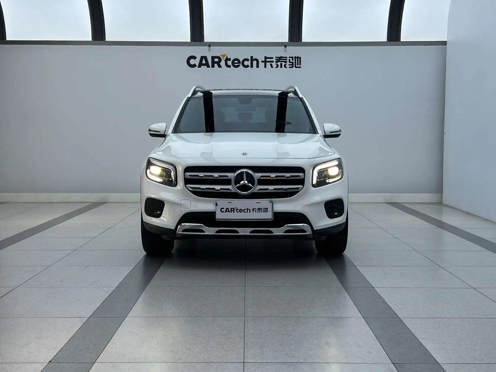 Mercedes-Benz GLB, 2023 2