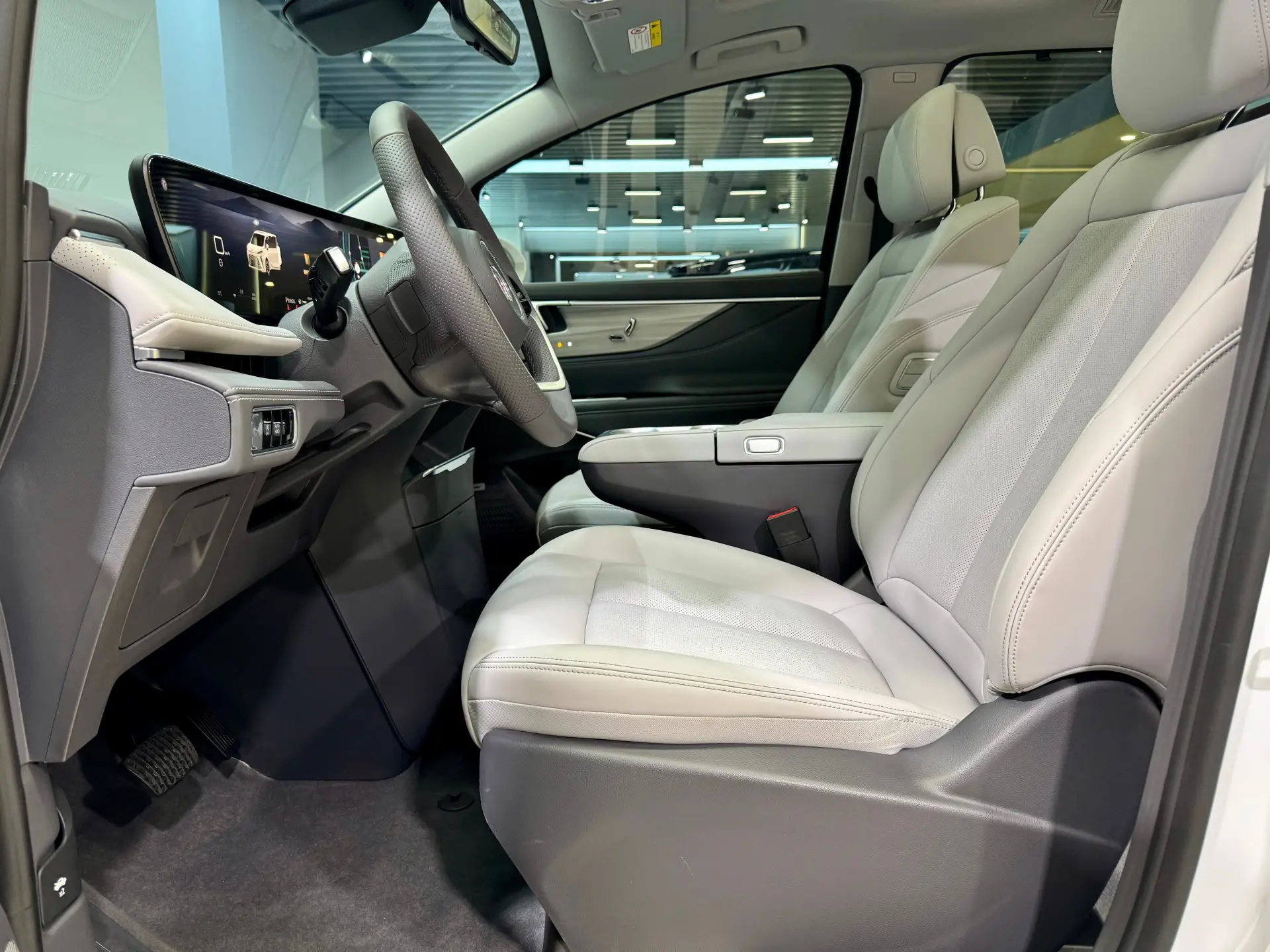 Buick GL8, 2025 6
