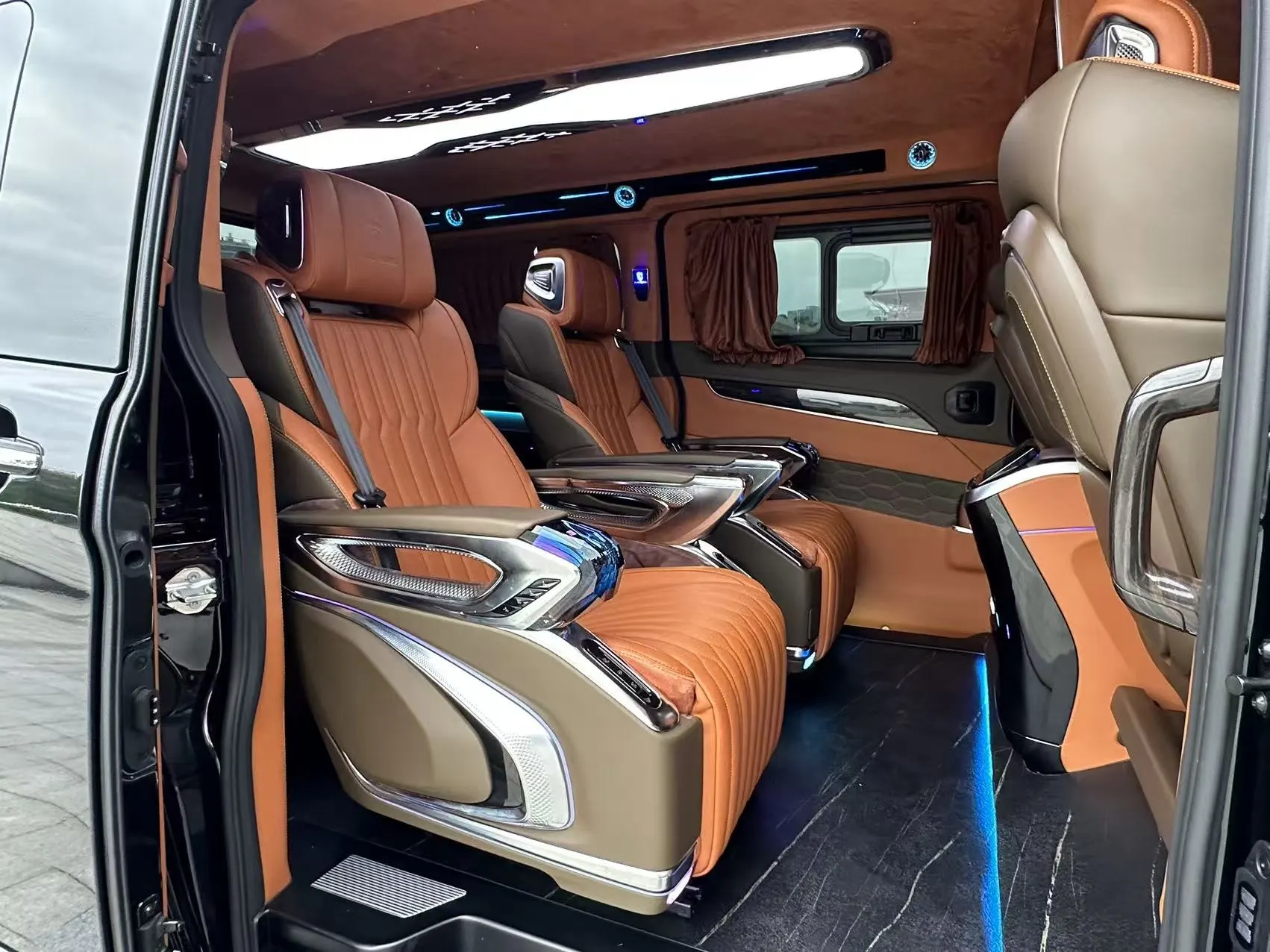 Ford Tourneo, 2024 13