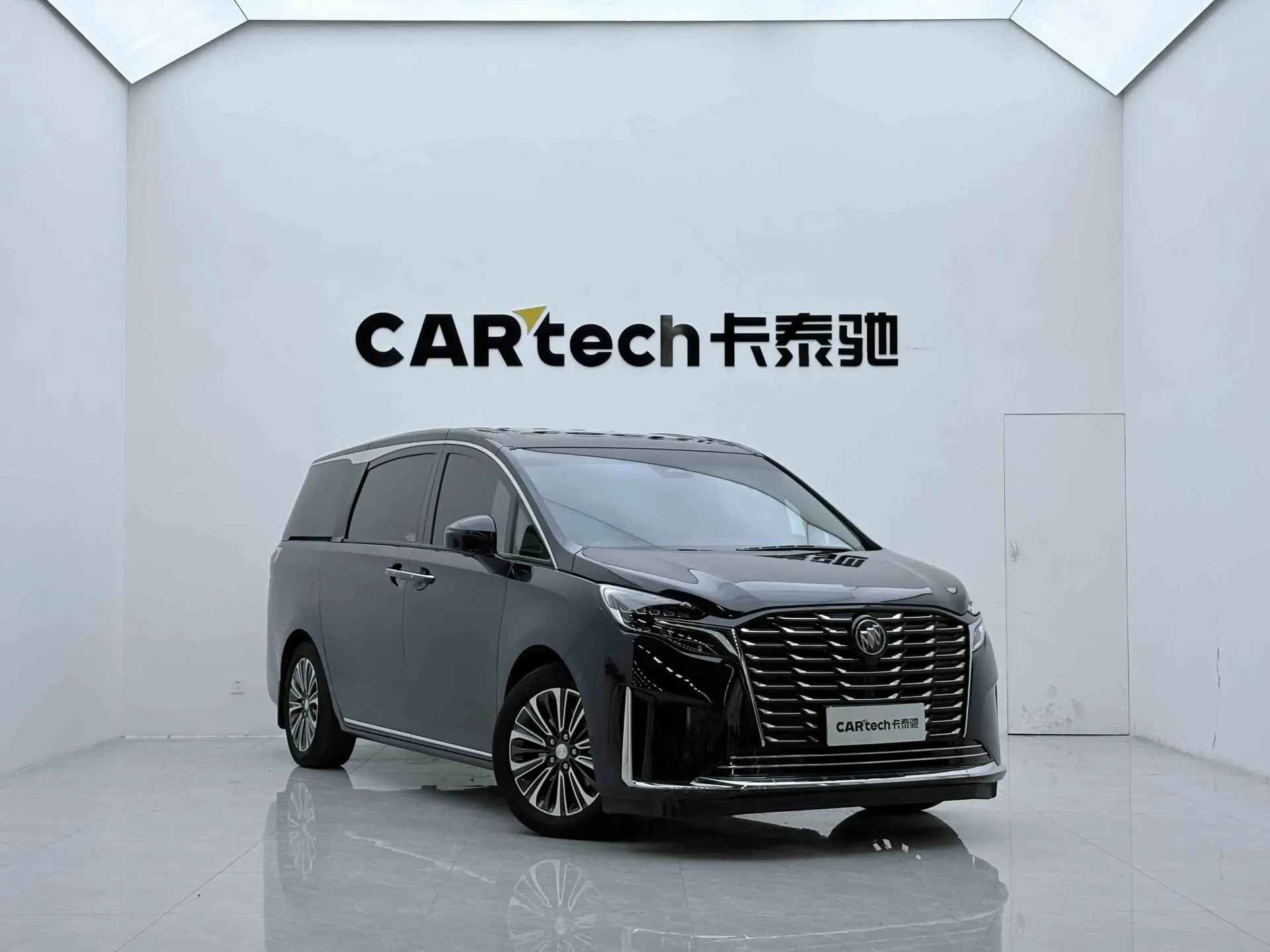 Buick GL8, 2022 3
