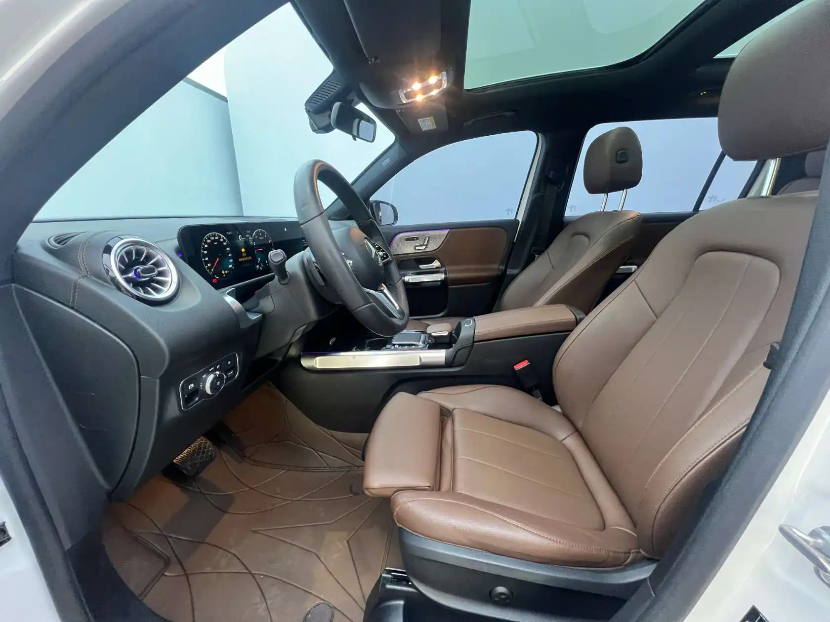 Mercedes-Benz GLB, 2023 10