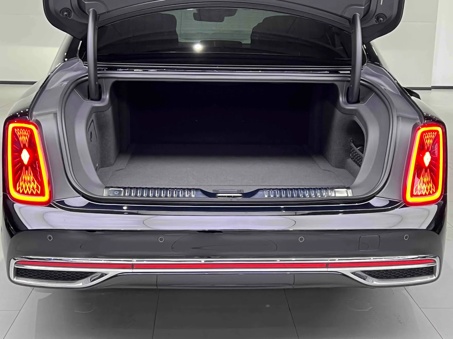 Hongqi Guoya, 2025 13