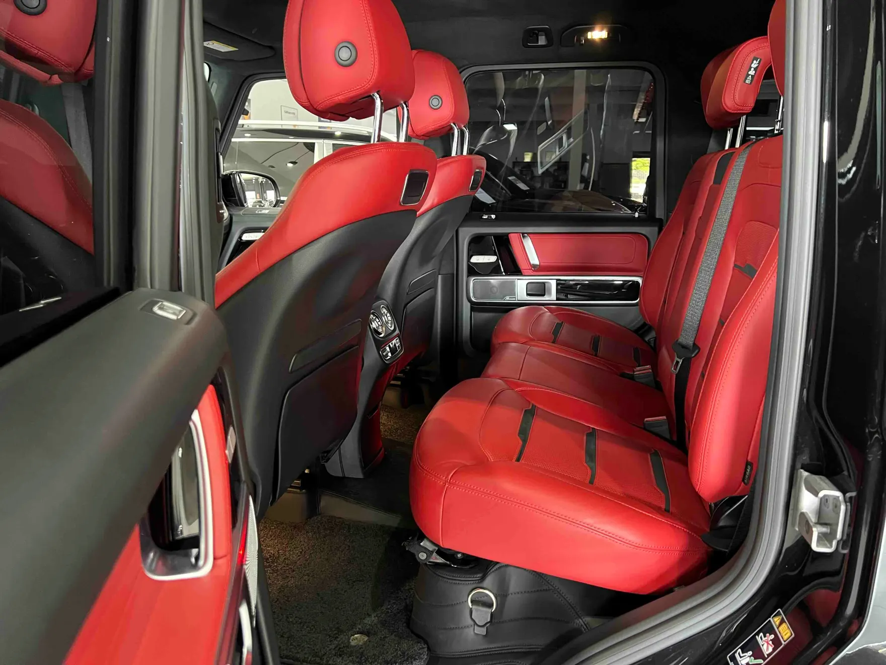 Mercedes-Benz G 63, 2023 23