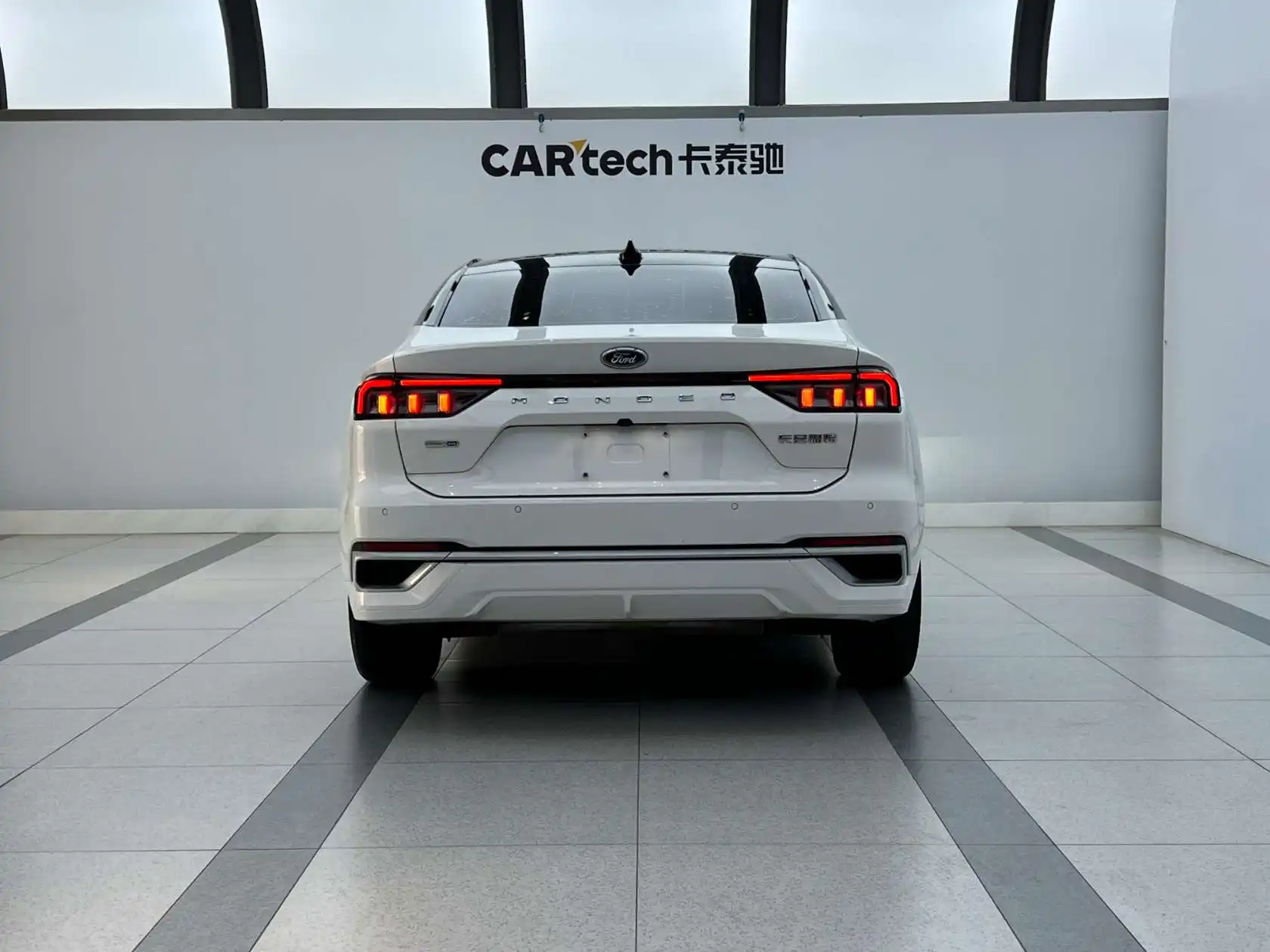 Ford Mondeo, 2023 3