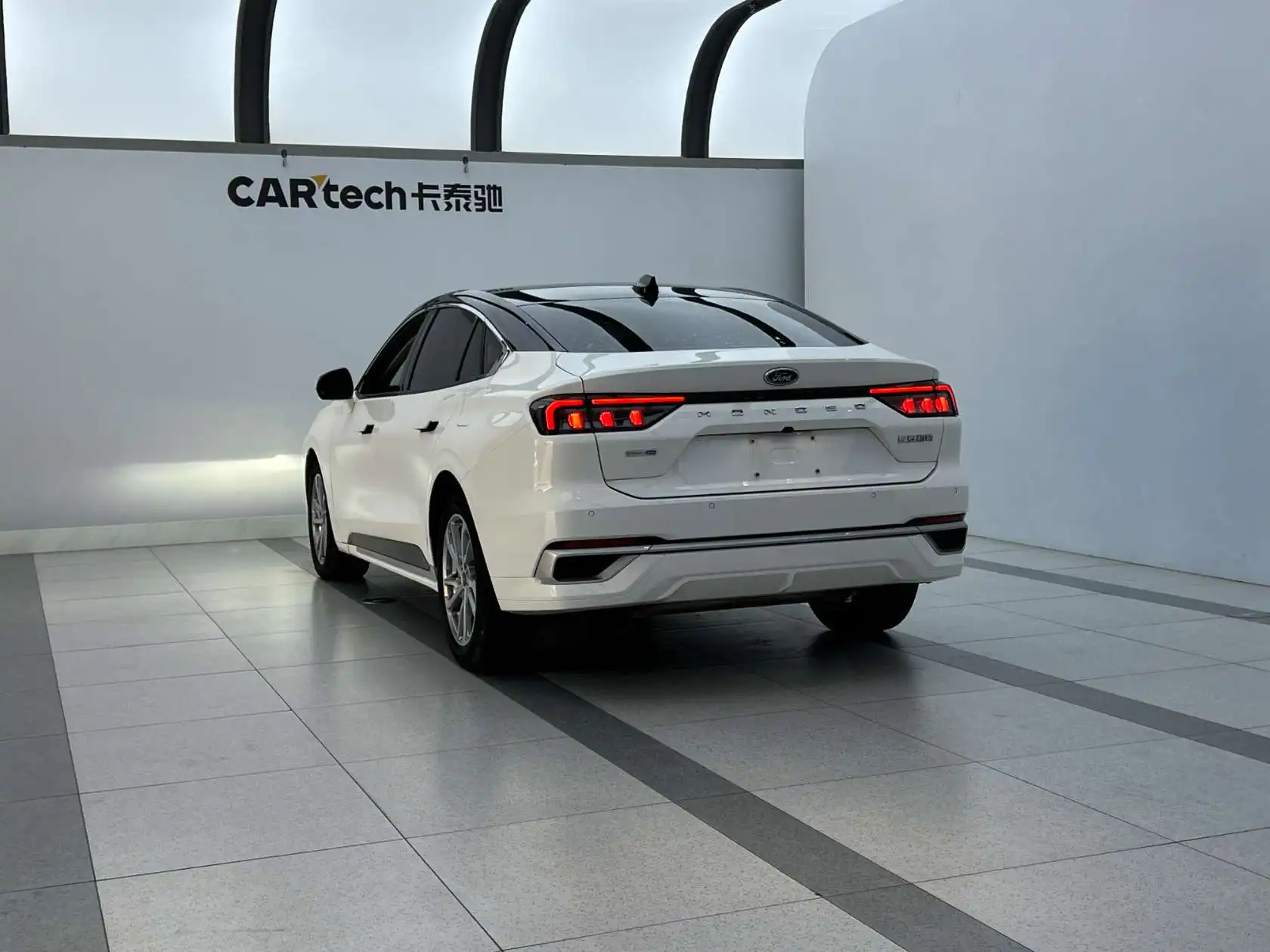 Ford Mondeo, 2023 4