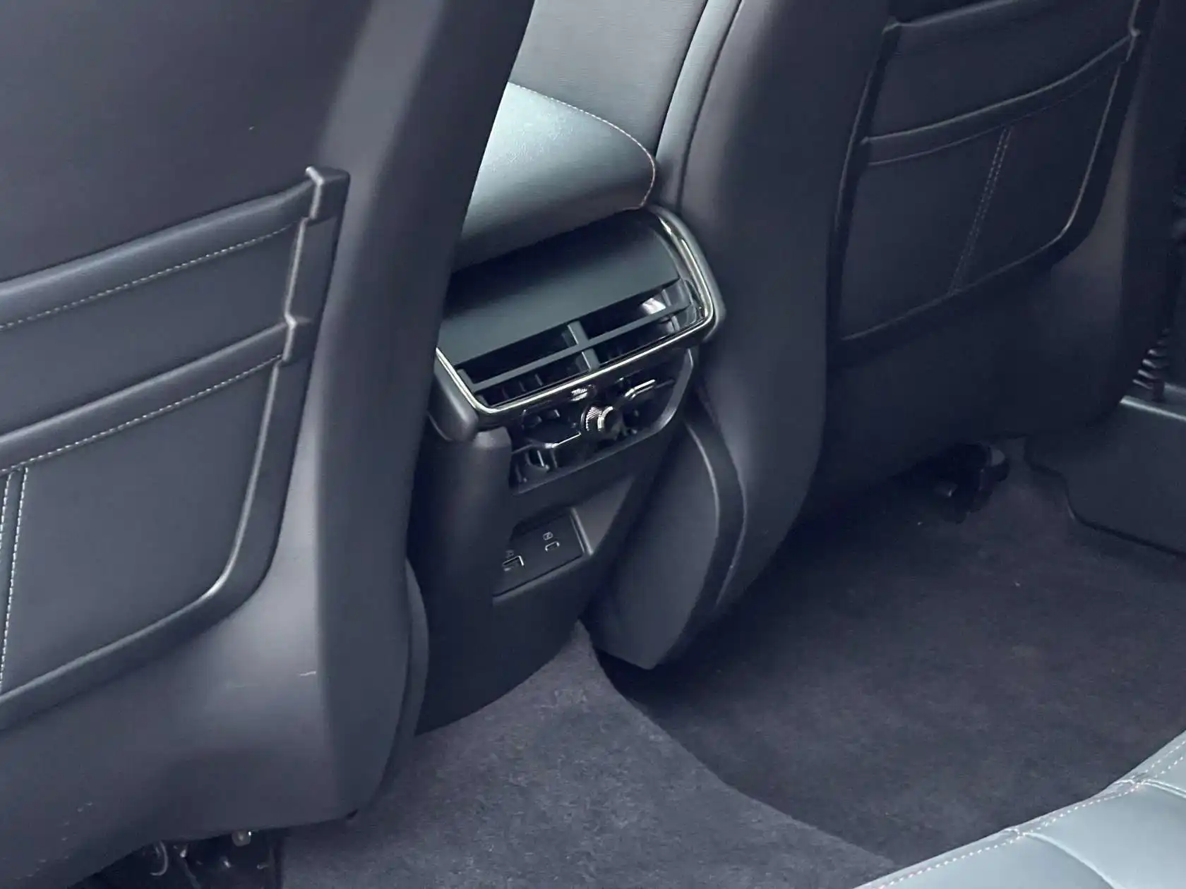 Ford Mondeo, 2023 14
