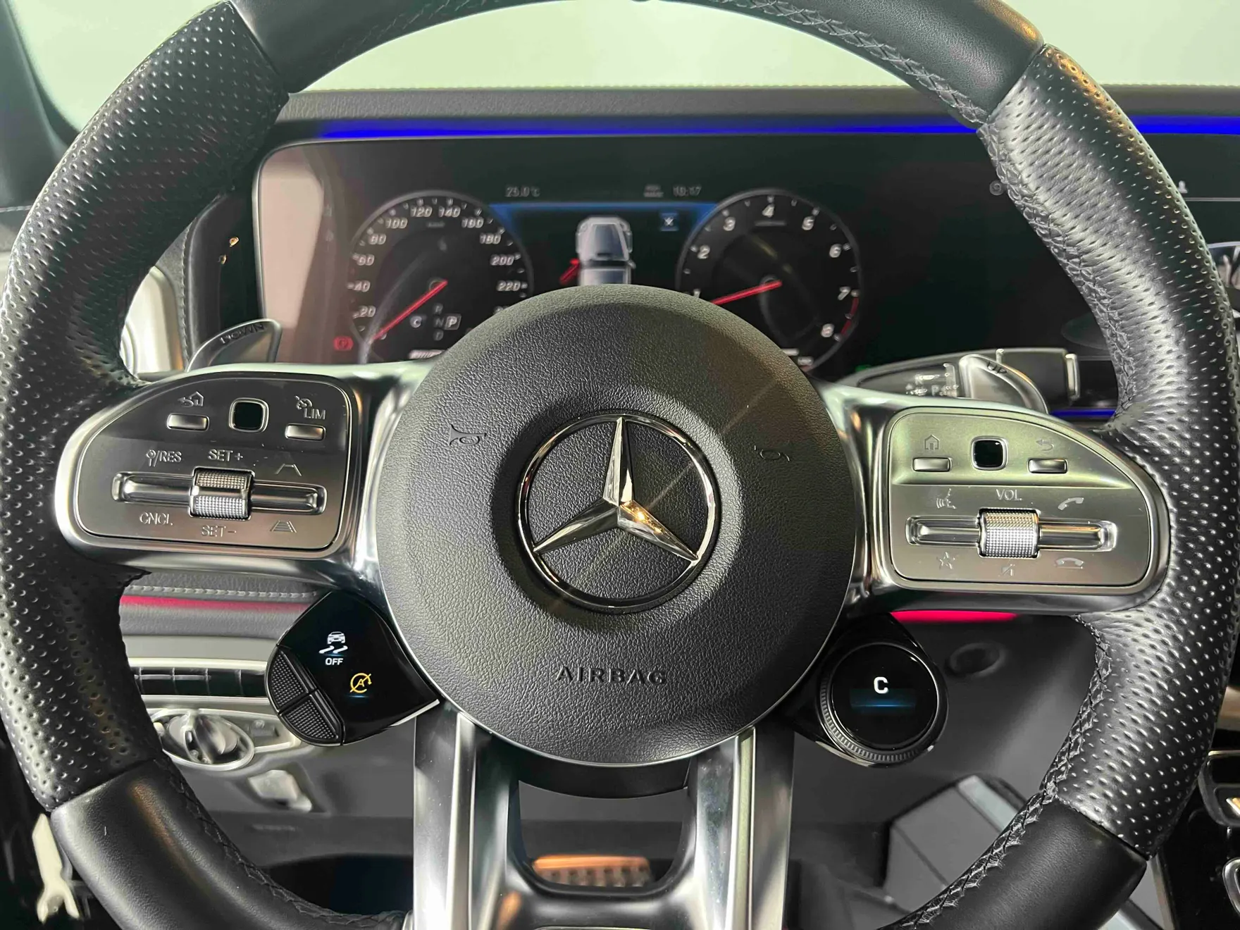 Mercedes-Benz G 63, 2023 18