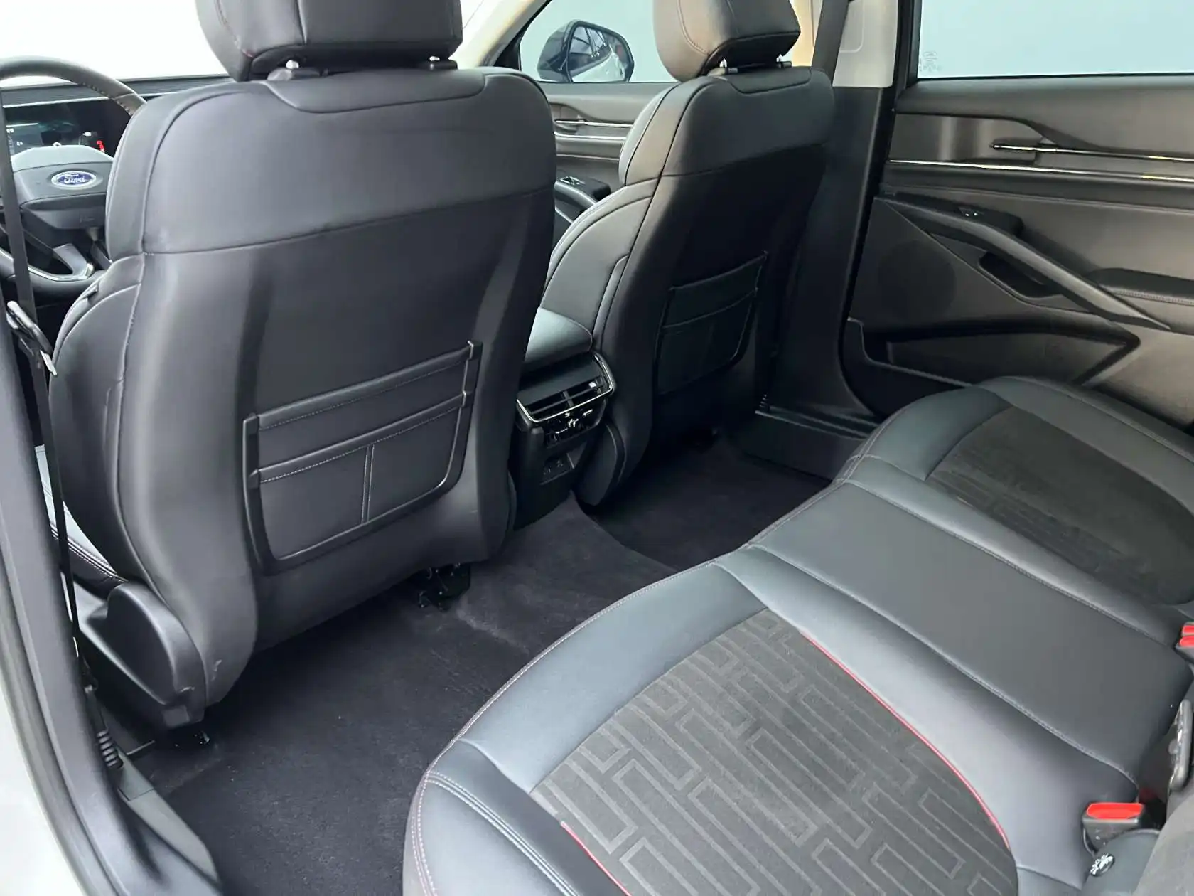 Ford Mondeo, 2023 13