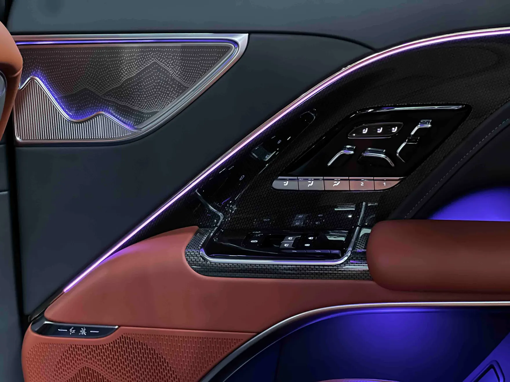 Hongqi Guoya, 2025 33