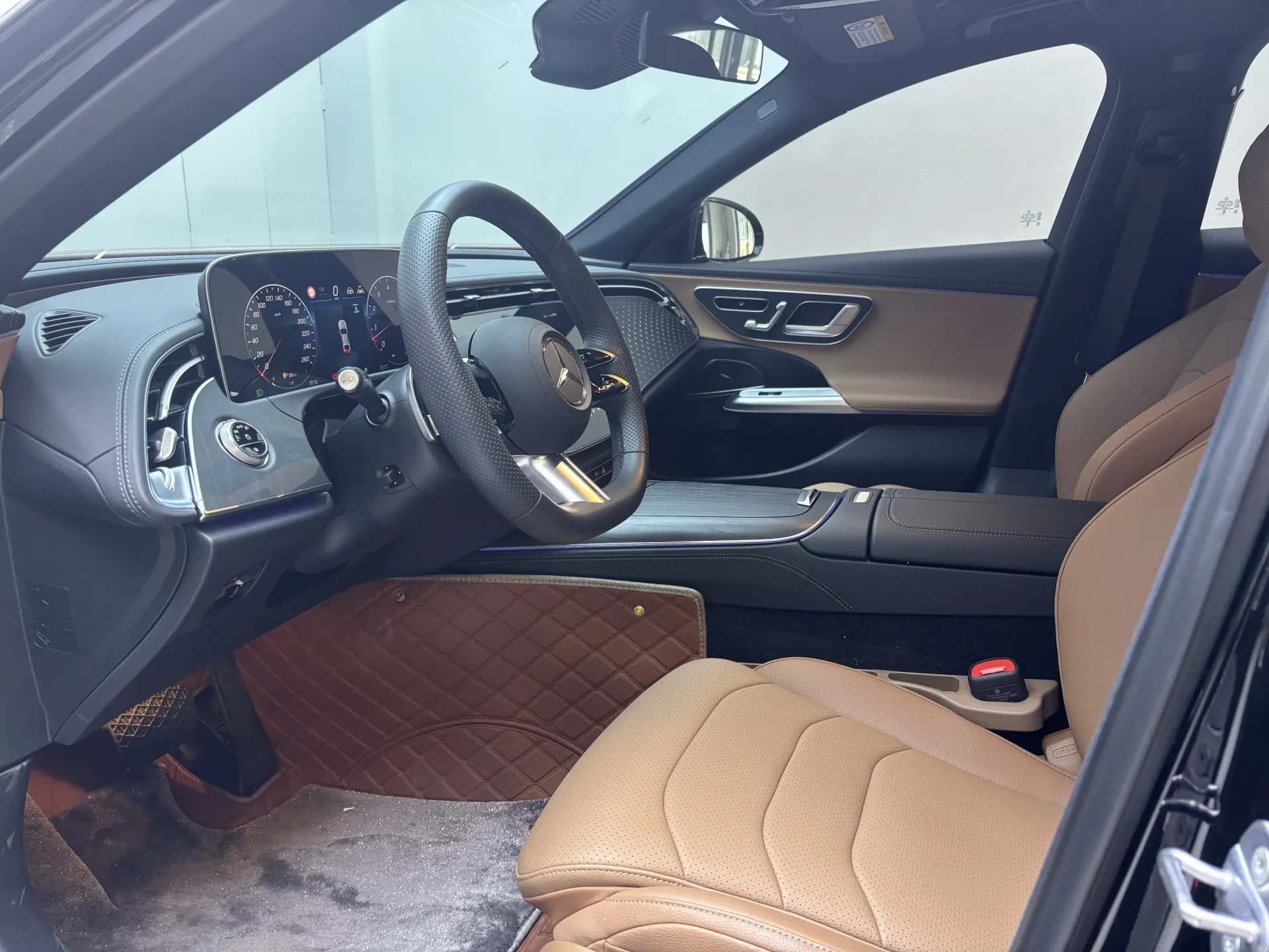 Mercedes-Benz E 300 L, 2024 18