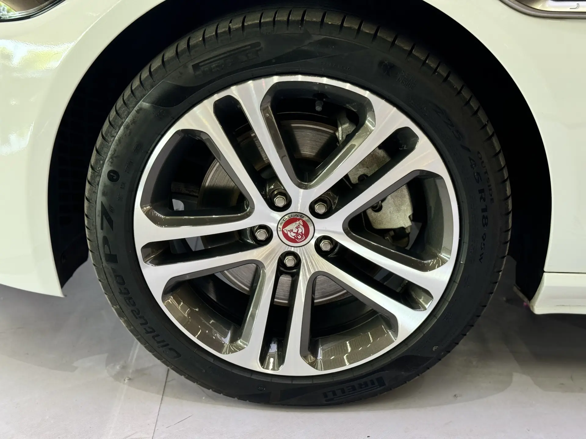 Jaguar XEL, 2023 11