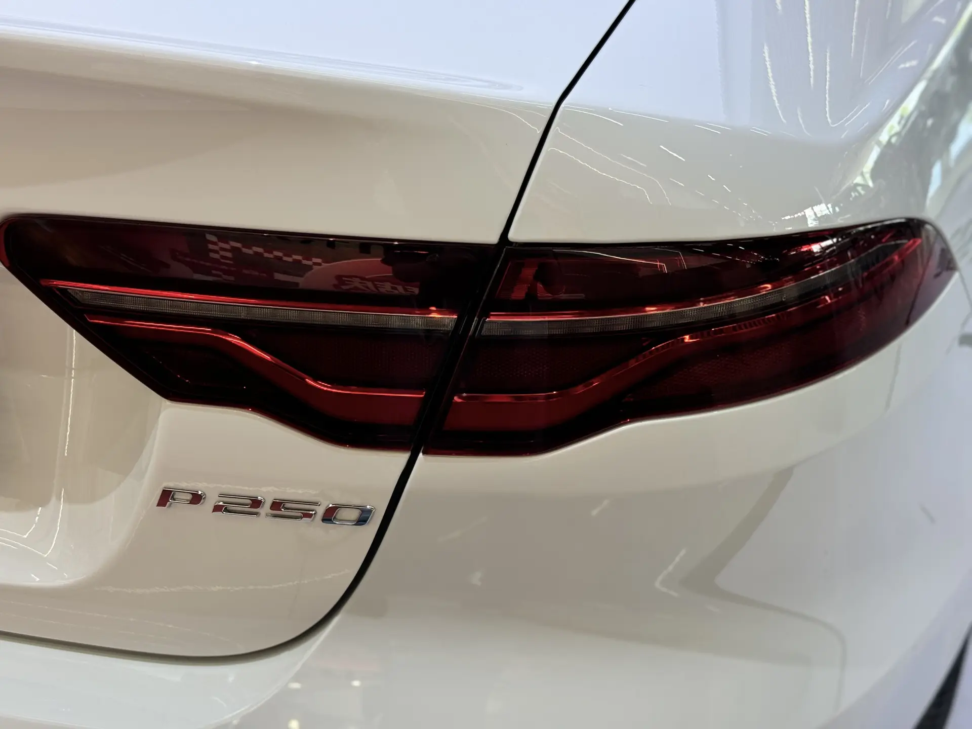 Jaguar XEL, 2023 10