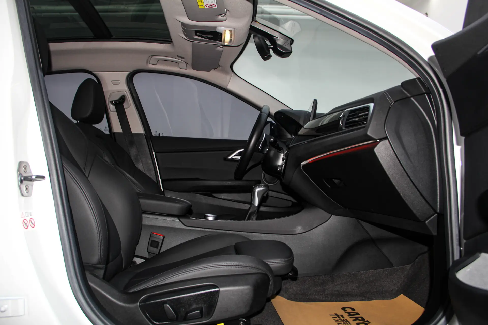 BMW 120i, 2019 32
