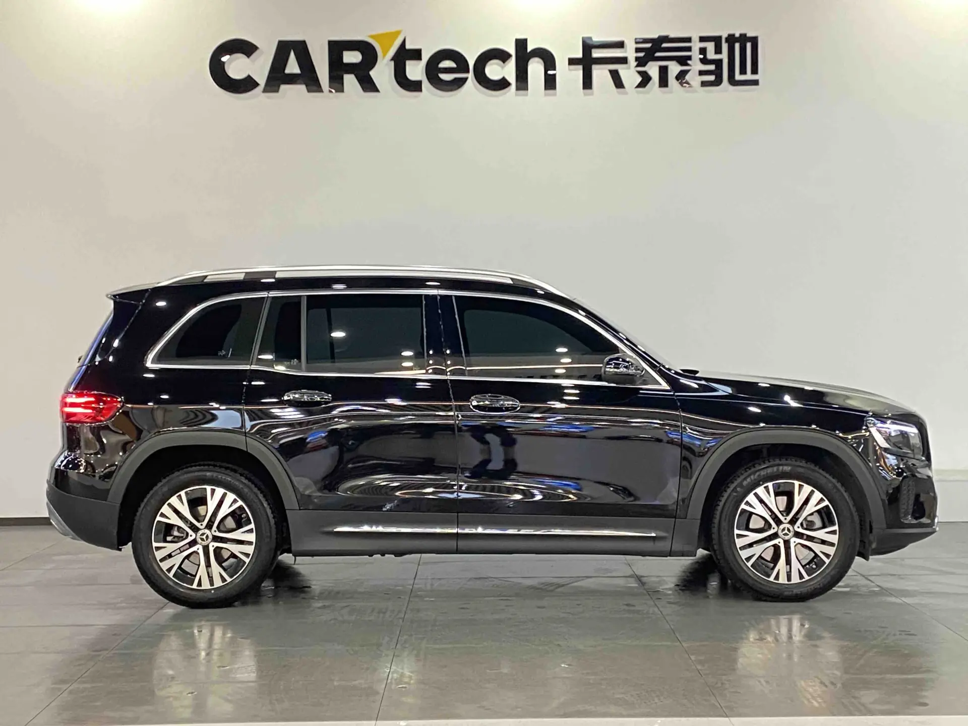 Mercedes-Benz GLB, 2024 27