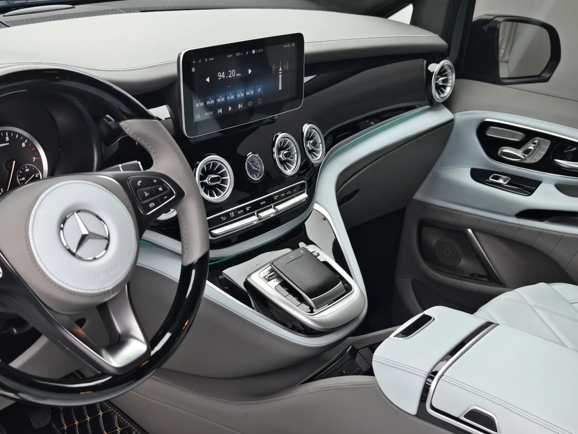 Mercedes-Benz Vito, 2024 27