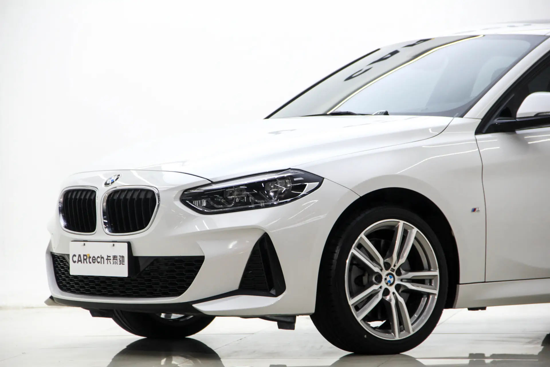 BMW 120i, 2019 11