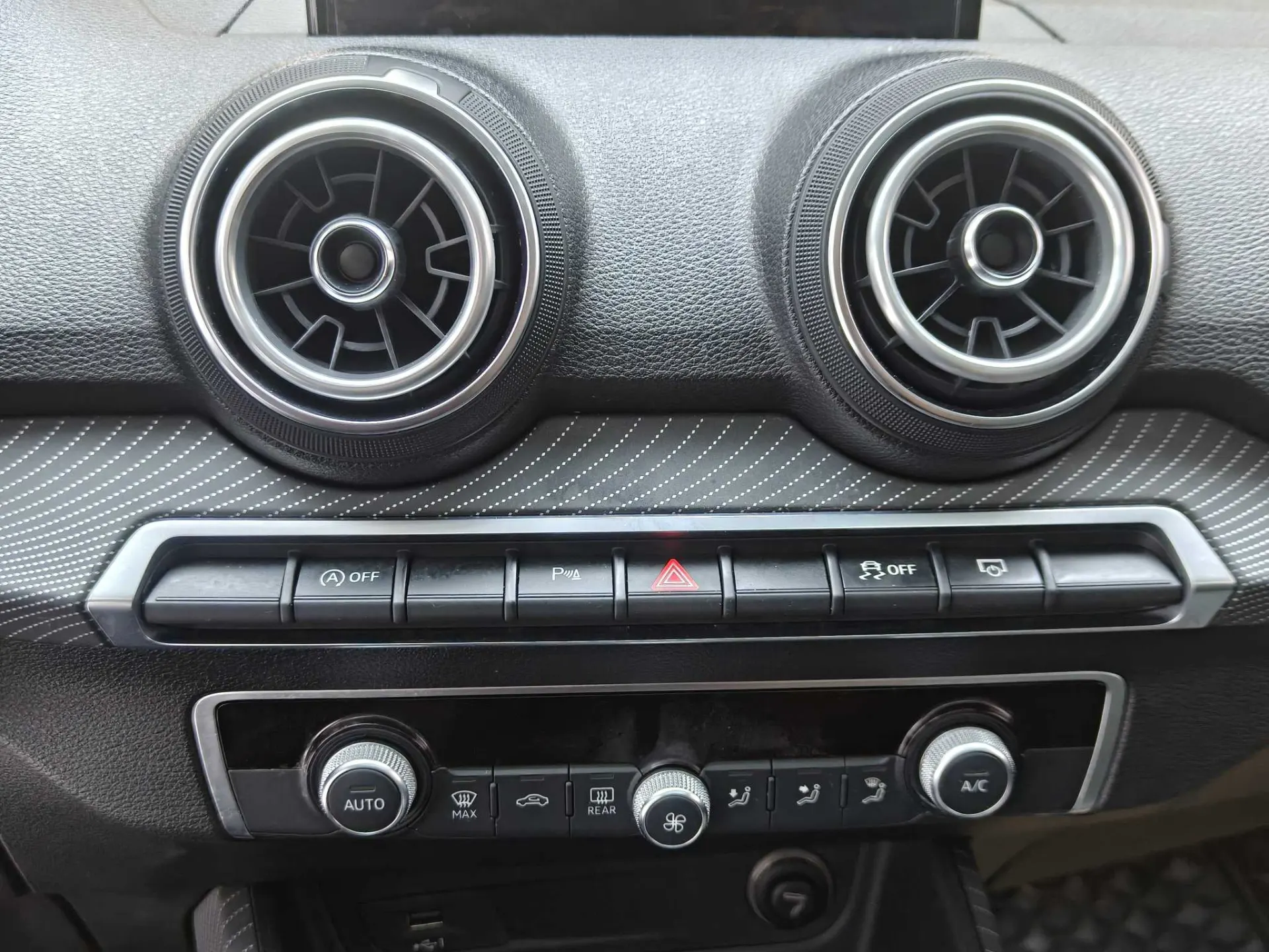 Audi Q2L 35 TFSI, 2020 19